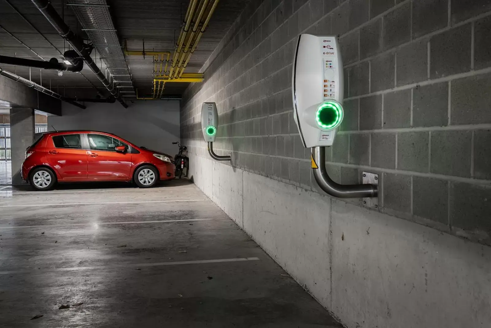 Parking, Bathroom in Velotel Brugge