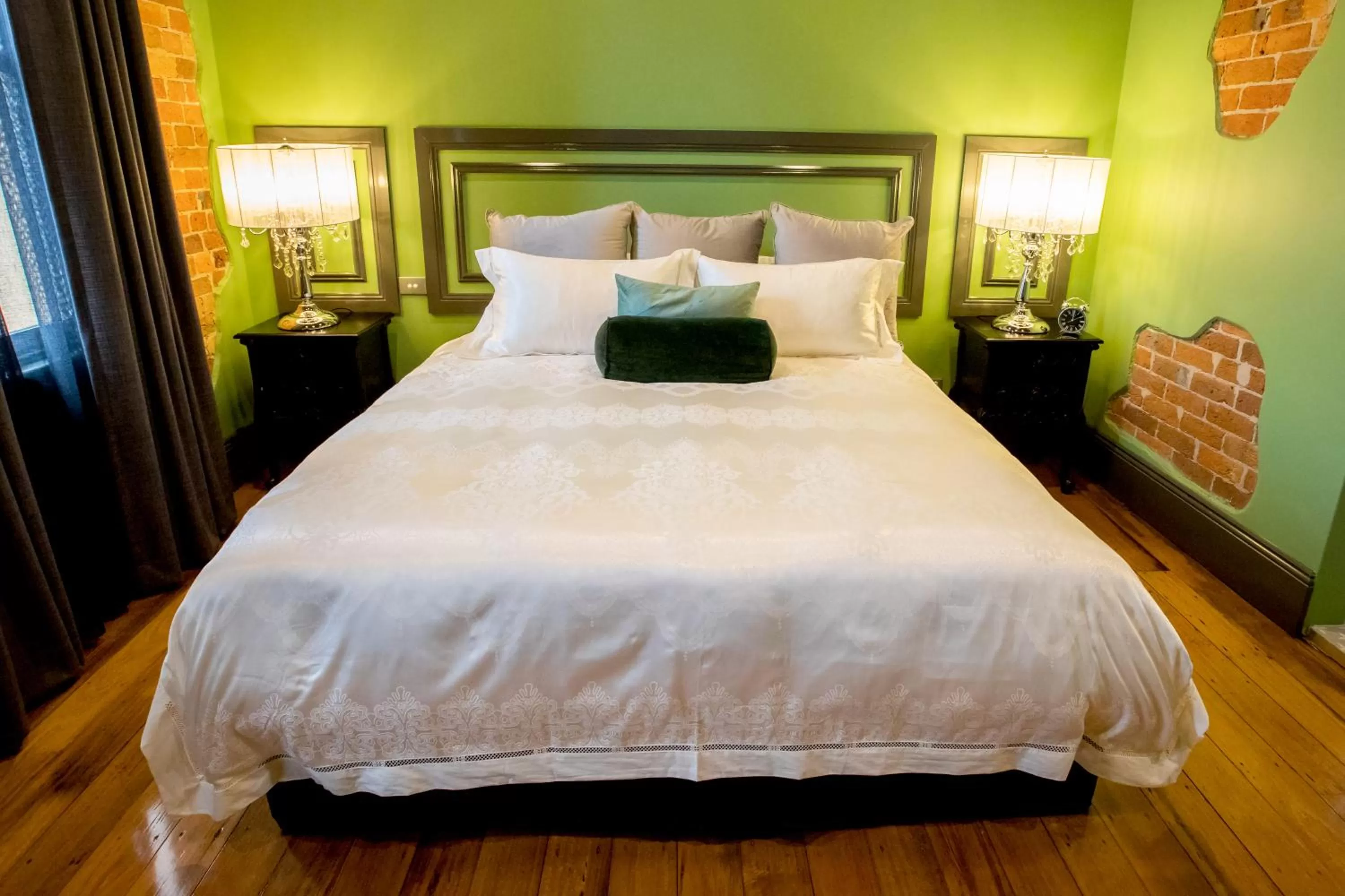 Bed in Hotel Australasia