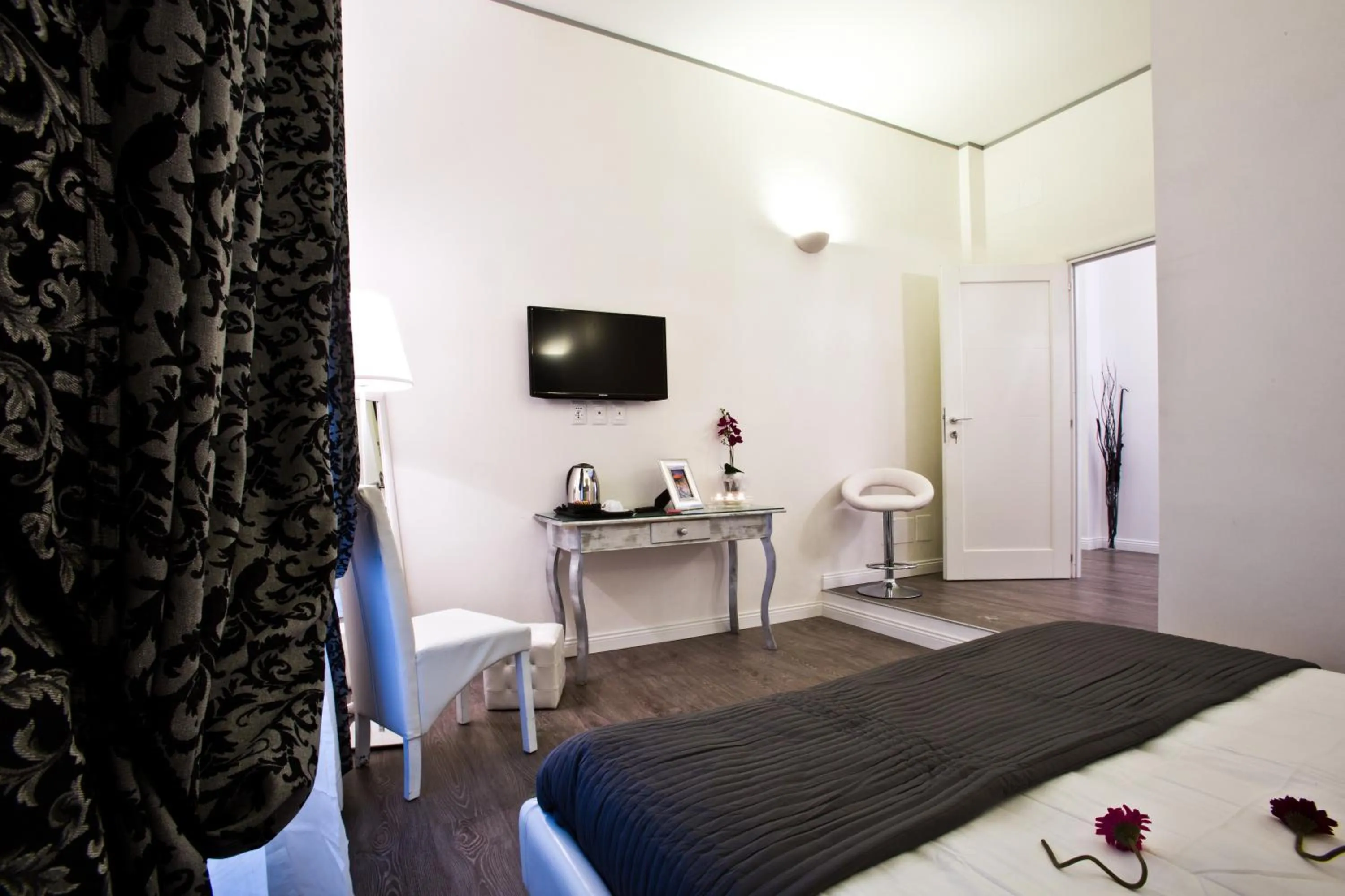 Bed in Rome Key Home