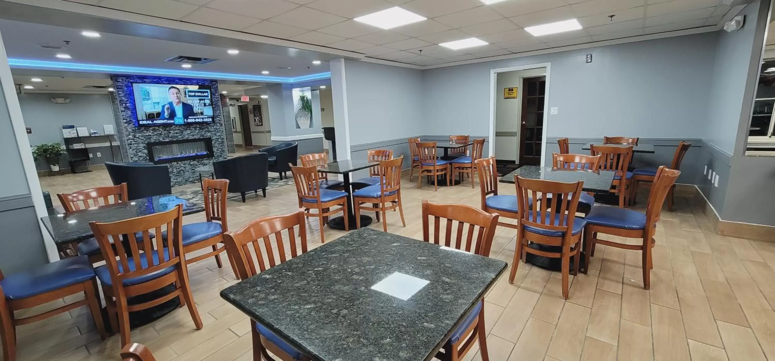 Breakfast, Restaurant/Places to Eat in Quality Inn & Suites CVG Airport