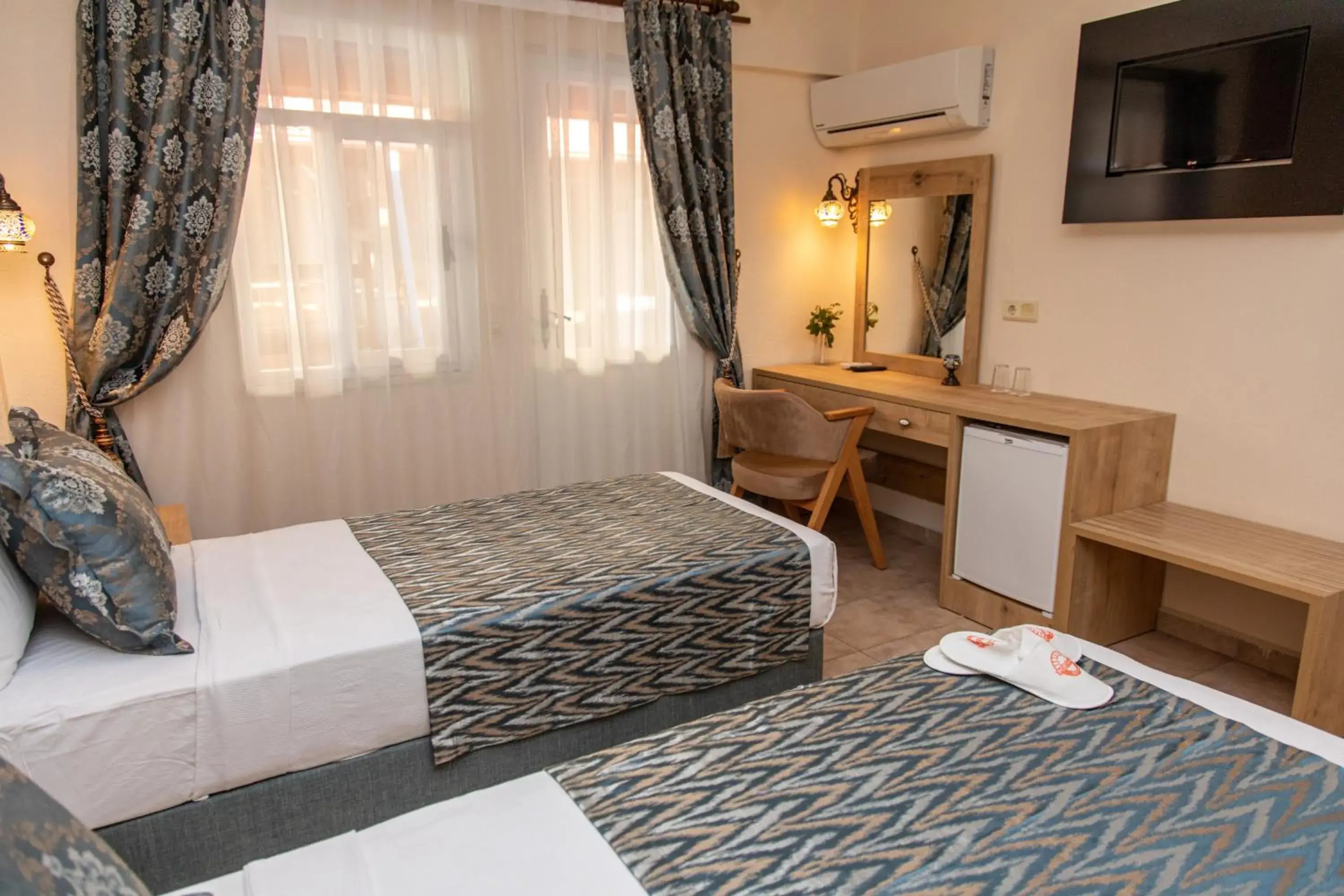 Photo of the whole room, Bed in Portakal Hotel Dalyan