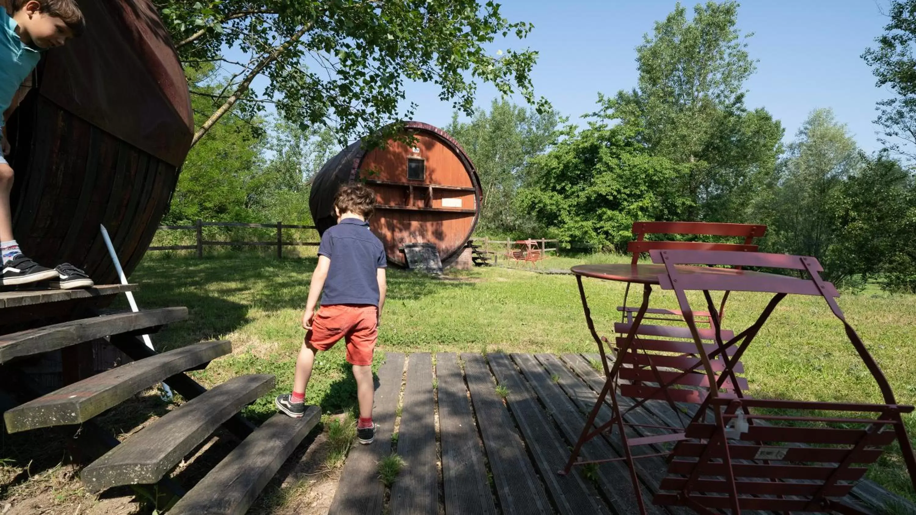 Natural landscape, Children in Le Village de la Champagne - Slowmoov