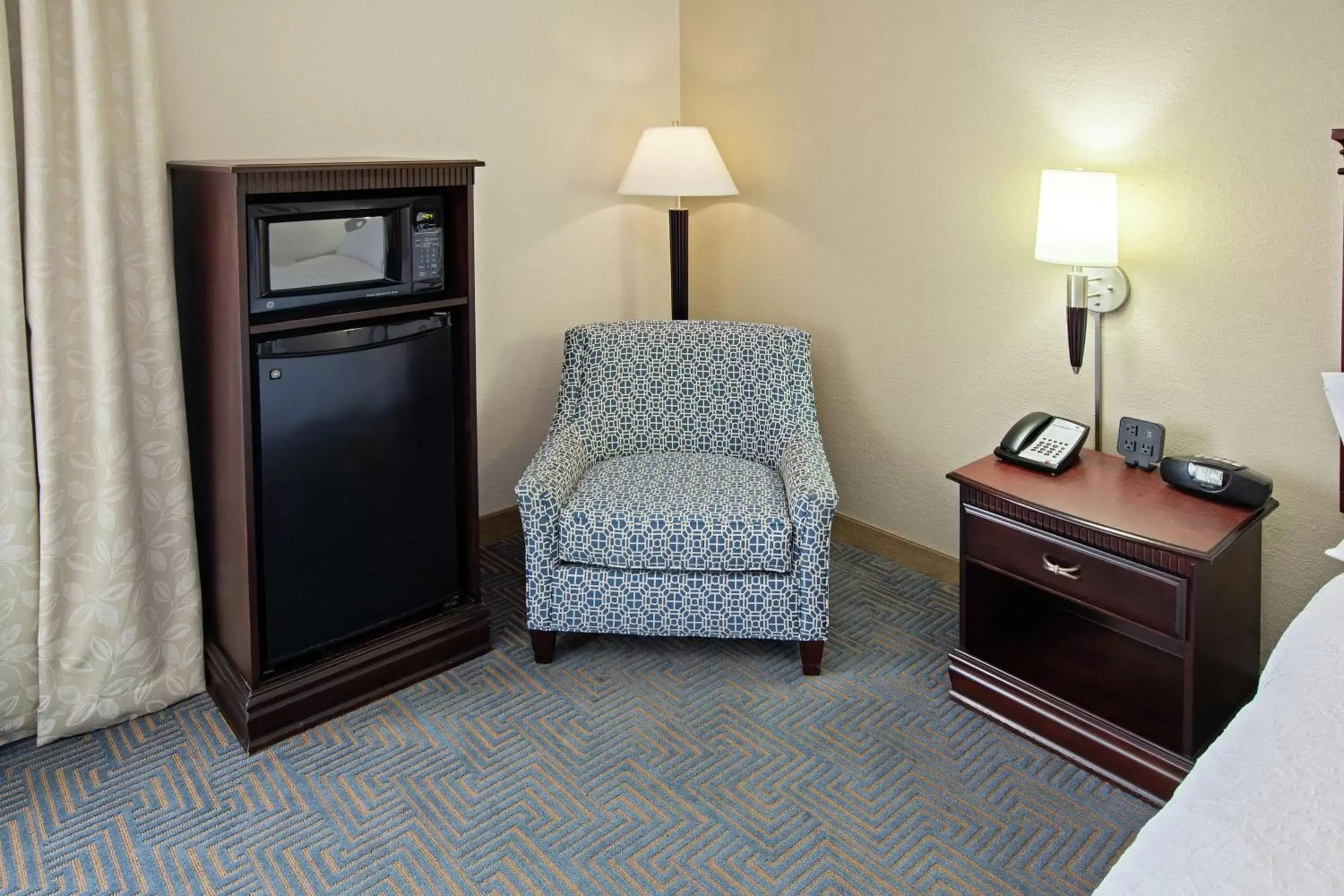 Living room, Seating Area in Hampton Inn By Hilton Elizabethtown