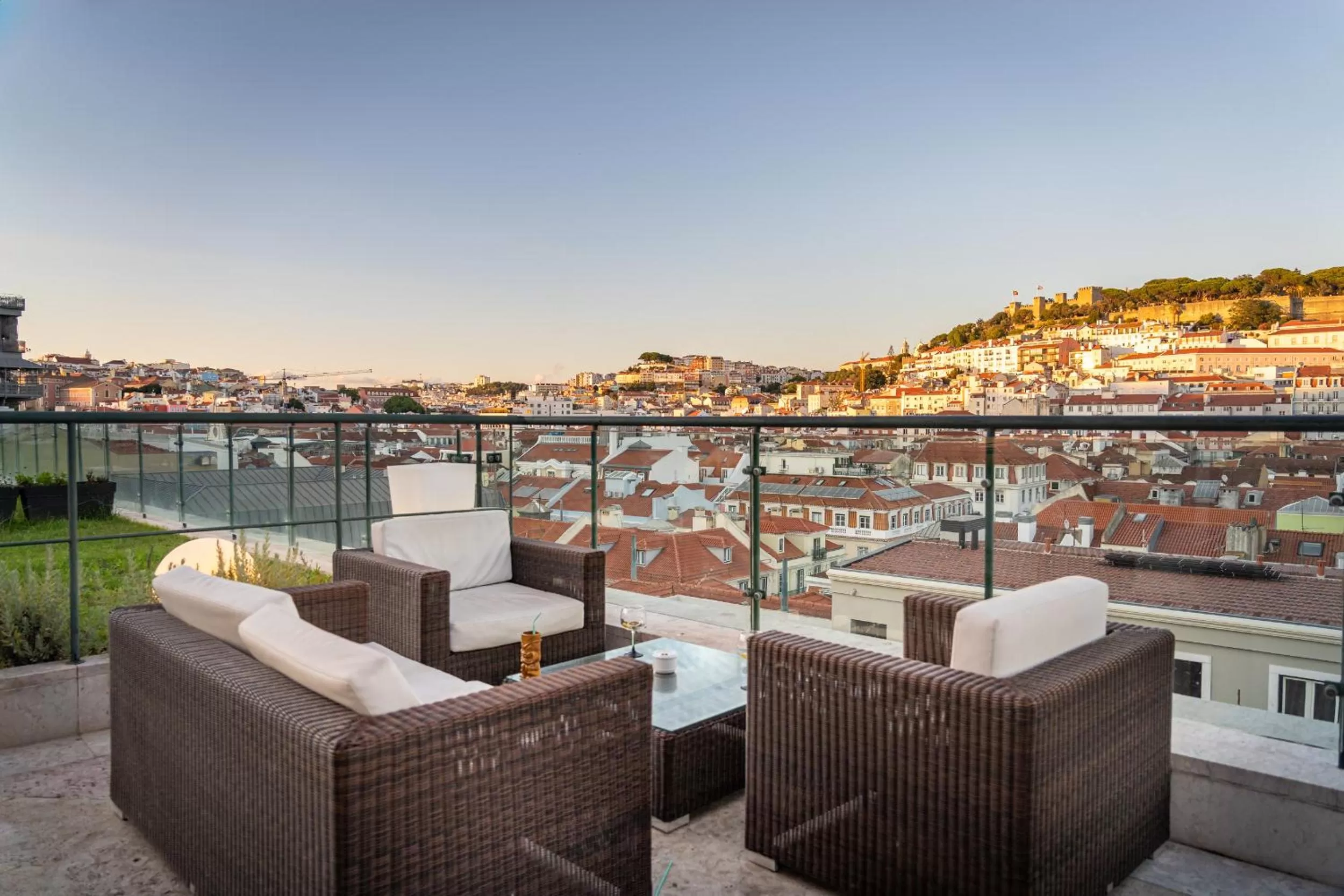 Restaurant/places to eat in Hotel do Chiado