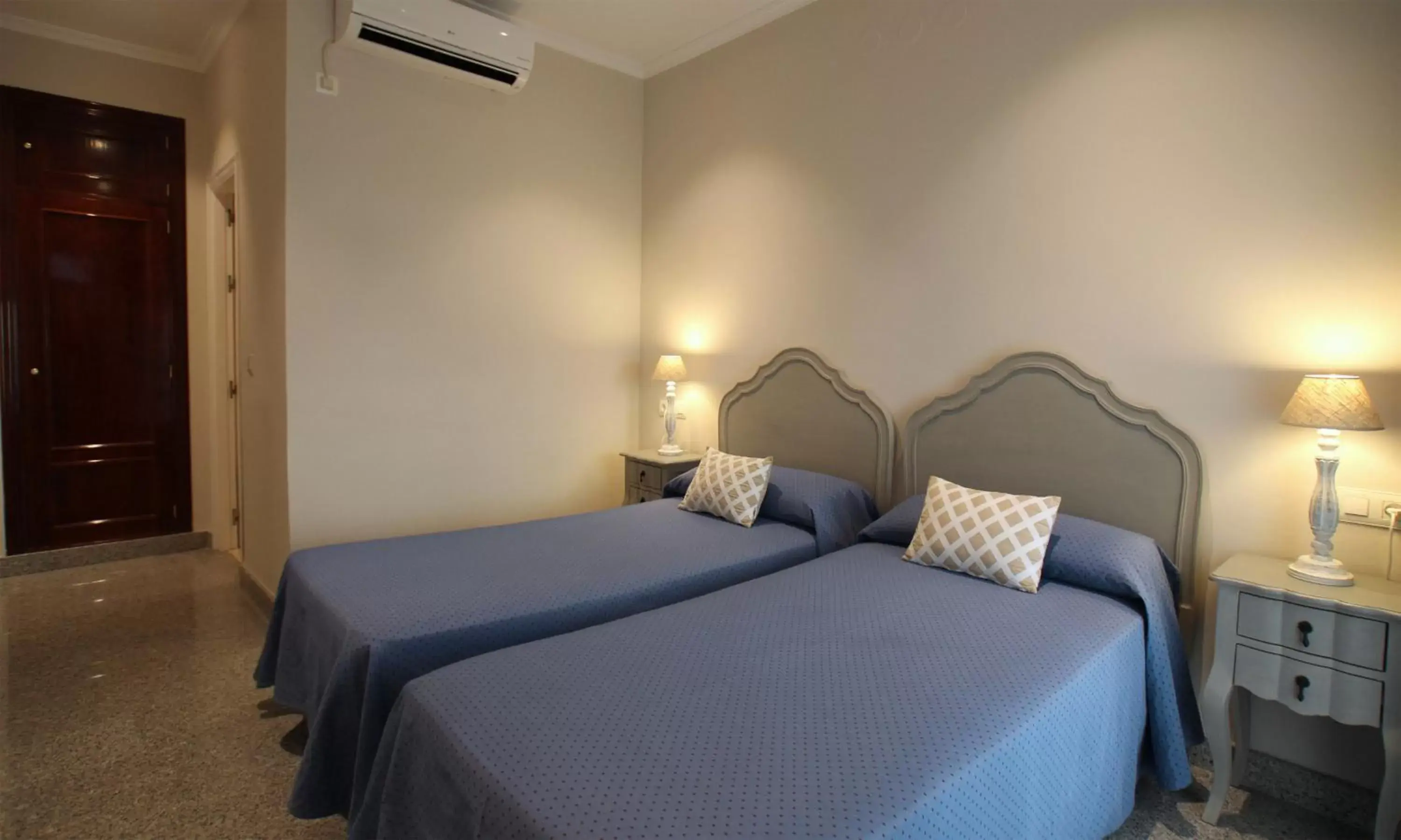 Bedroom, Bed in Hotel Maestranza
