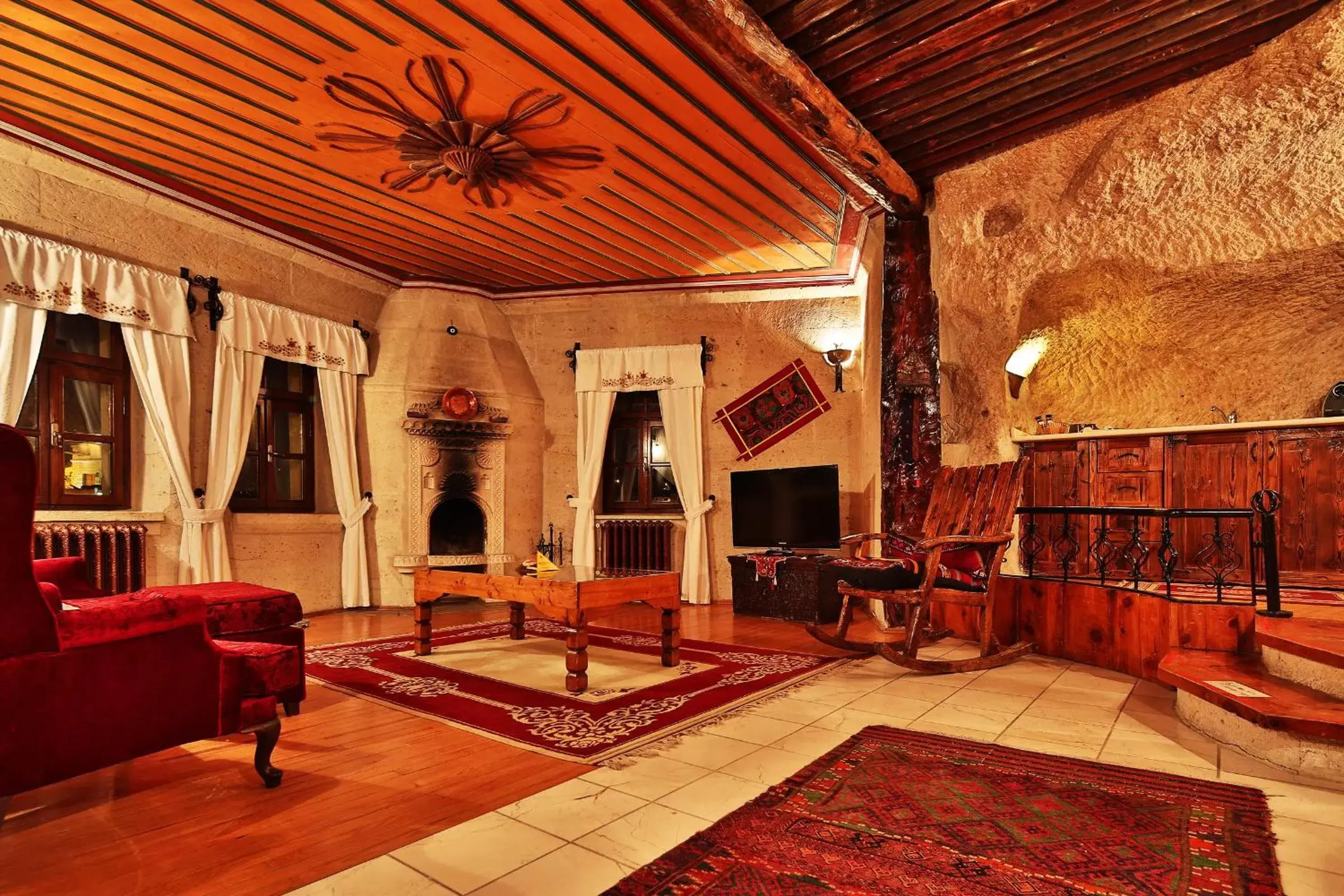 TV and multimedia, Seating Area in Cappadocia Cave Suites