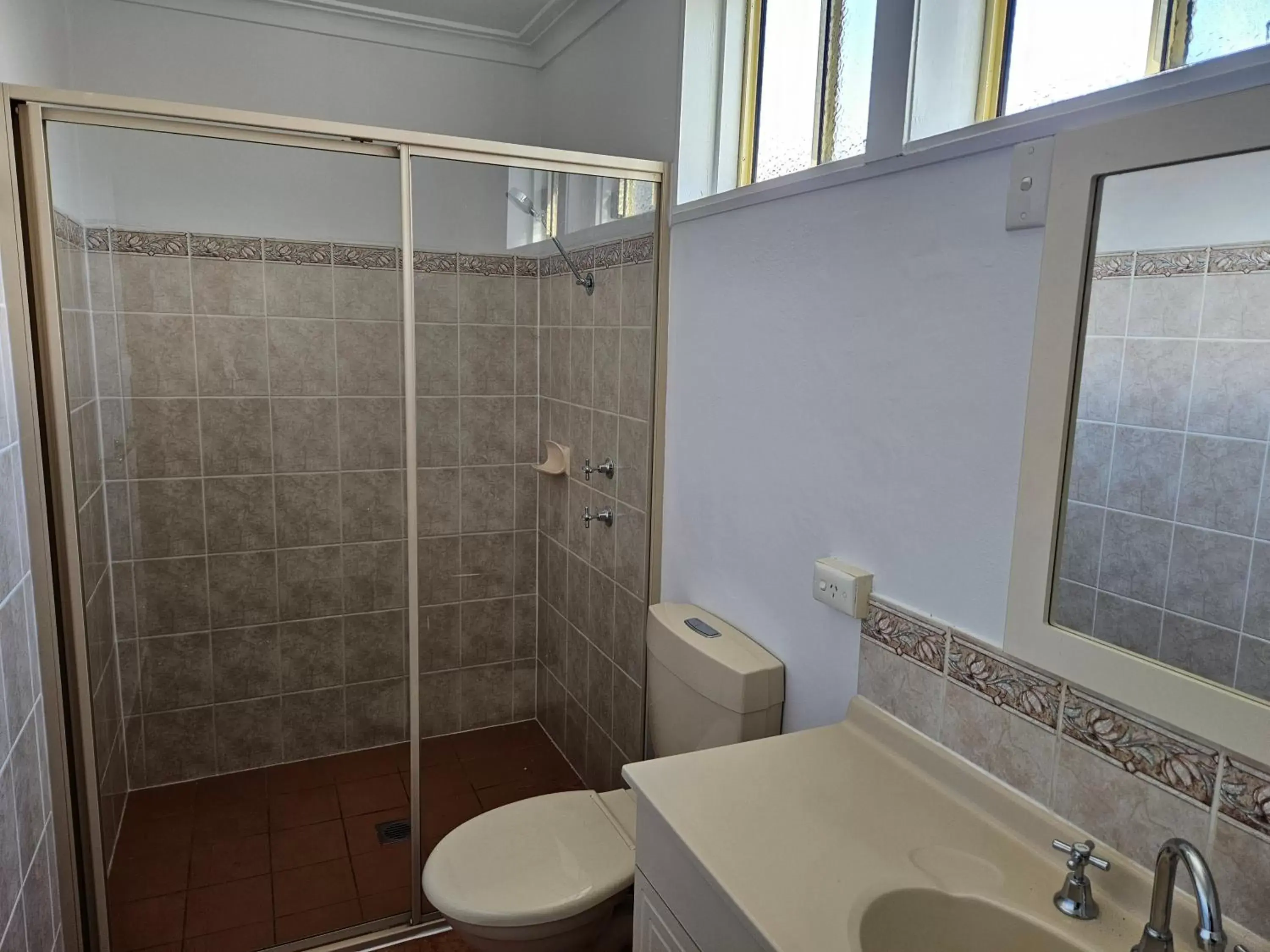 Bathroom in Leeton Centre Motel