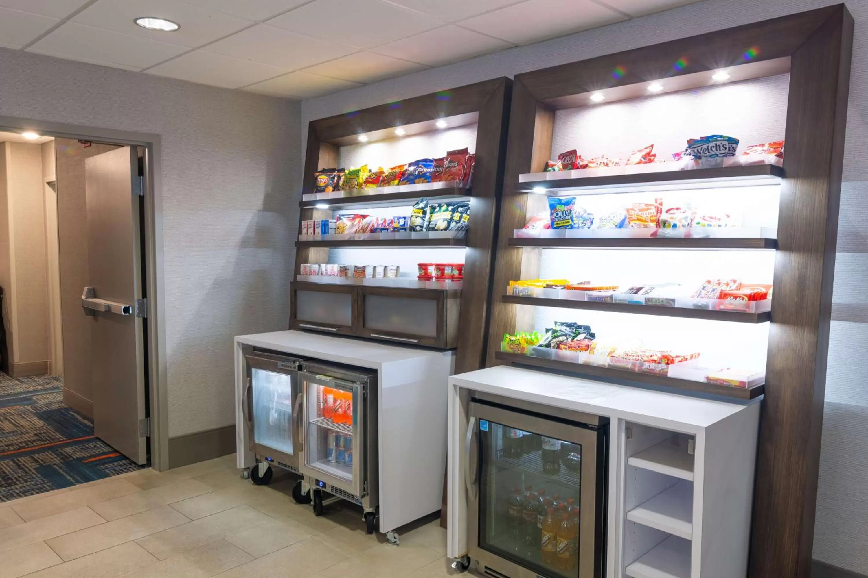 Restaurant/places to eat in Hampton Inn Atlanta/Peachtree City