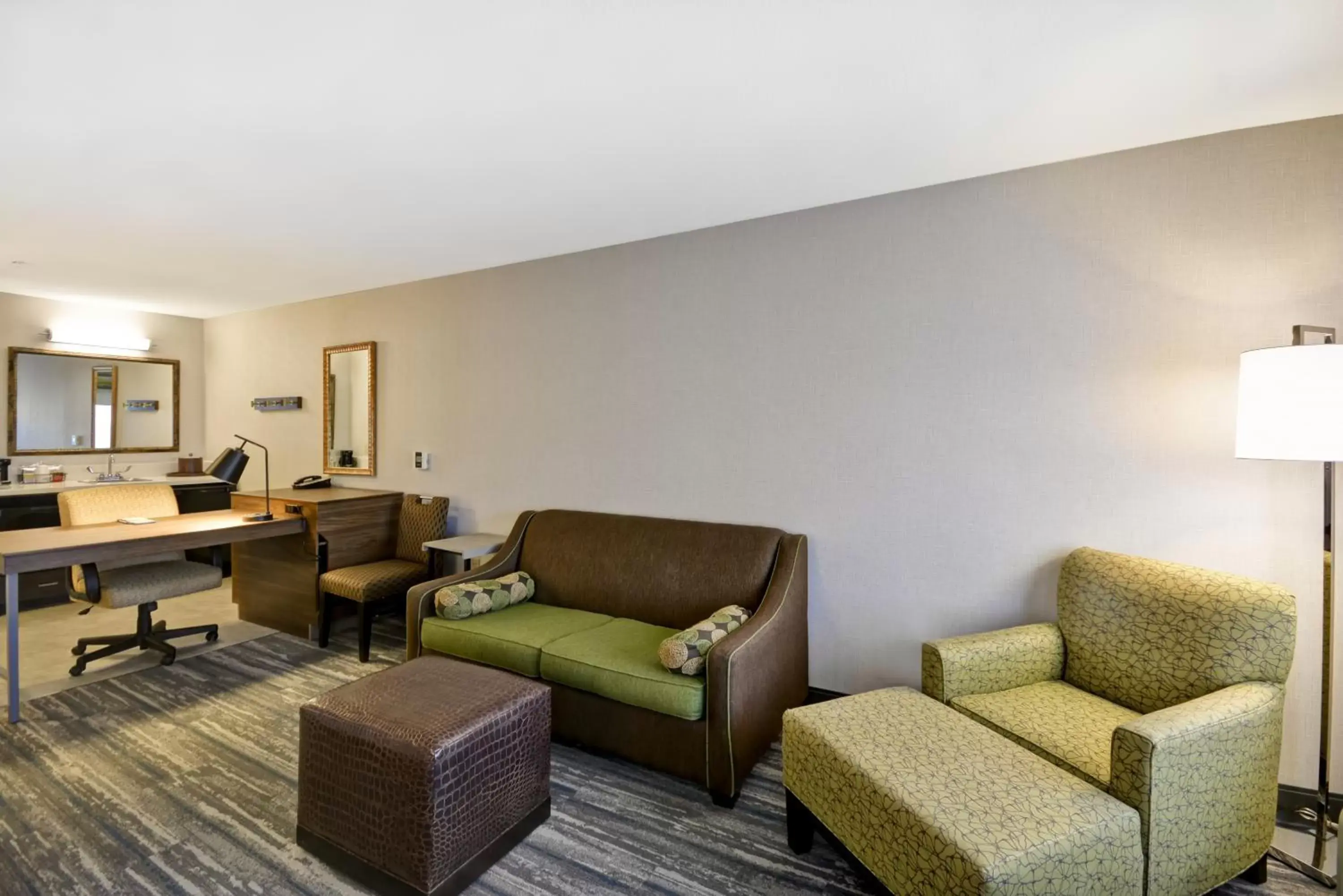 Bedroom, Seating Area in Hampton Inn & Suites Yuma