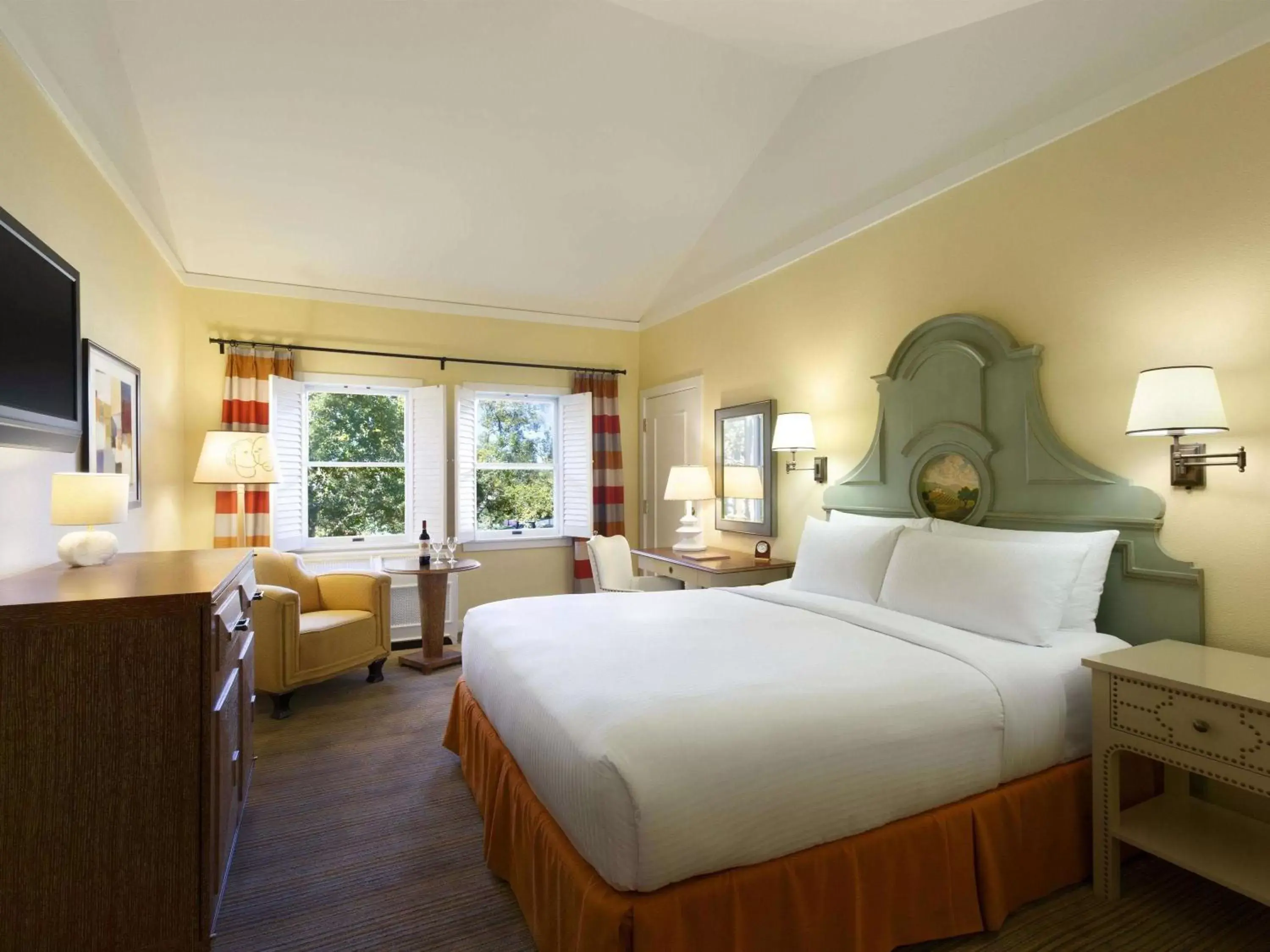 Bedroom in Fairmont Sonoma Mission Inn & Spa