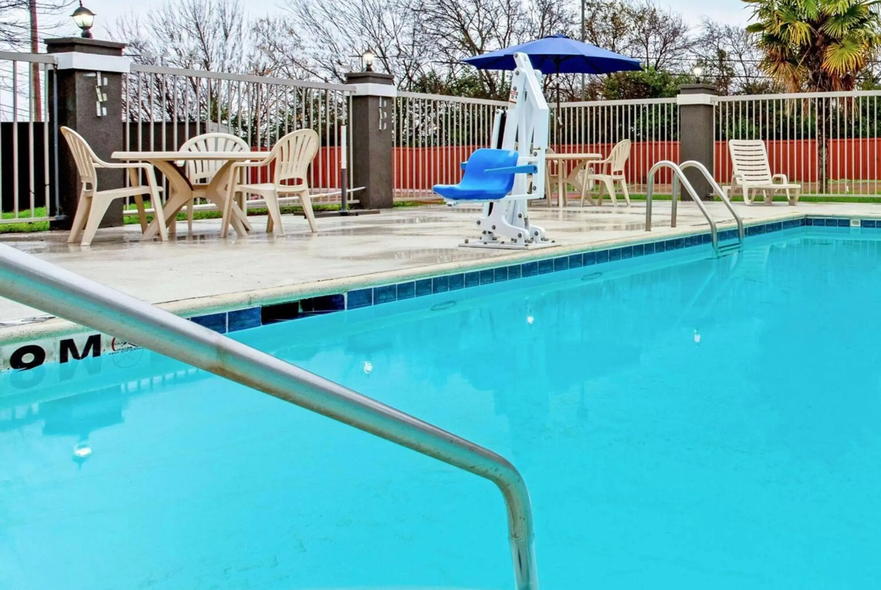 Pool view, Swimming Pool in La Quinta by Wyndham Cleburne