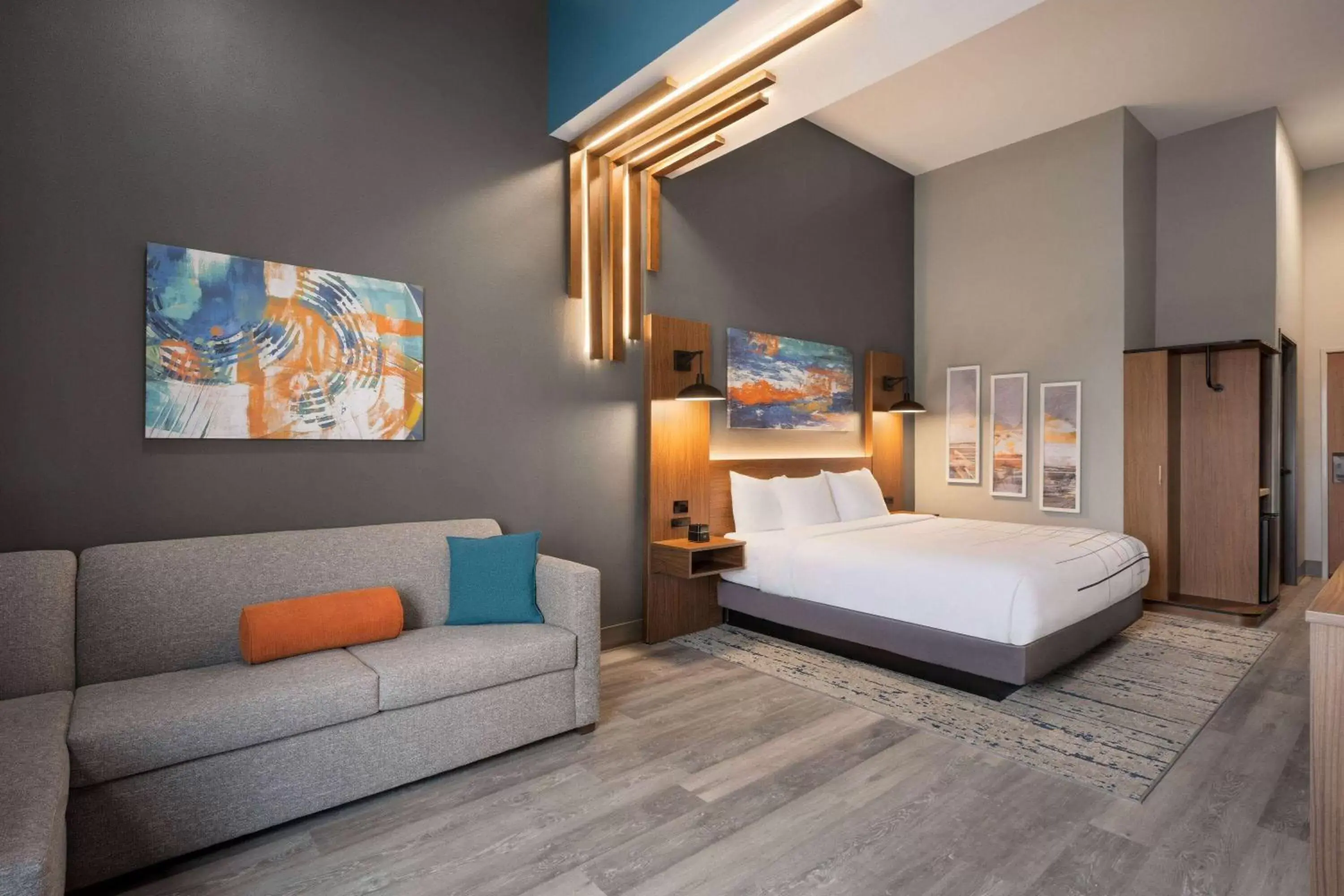 Photo of the whole room in La Quinta Inn & Suites by Wyndham Del Rio