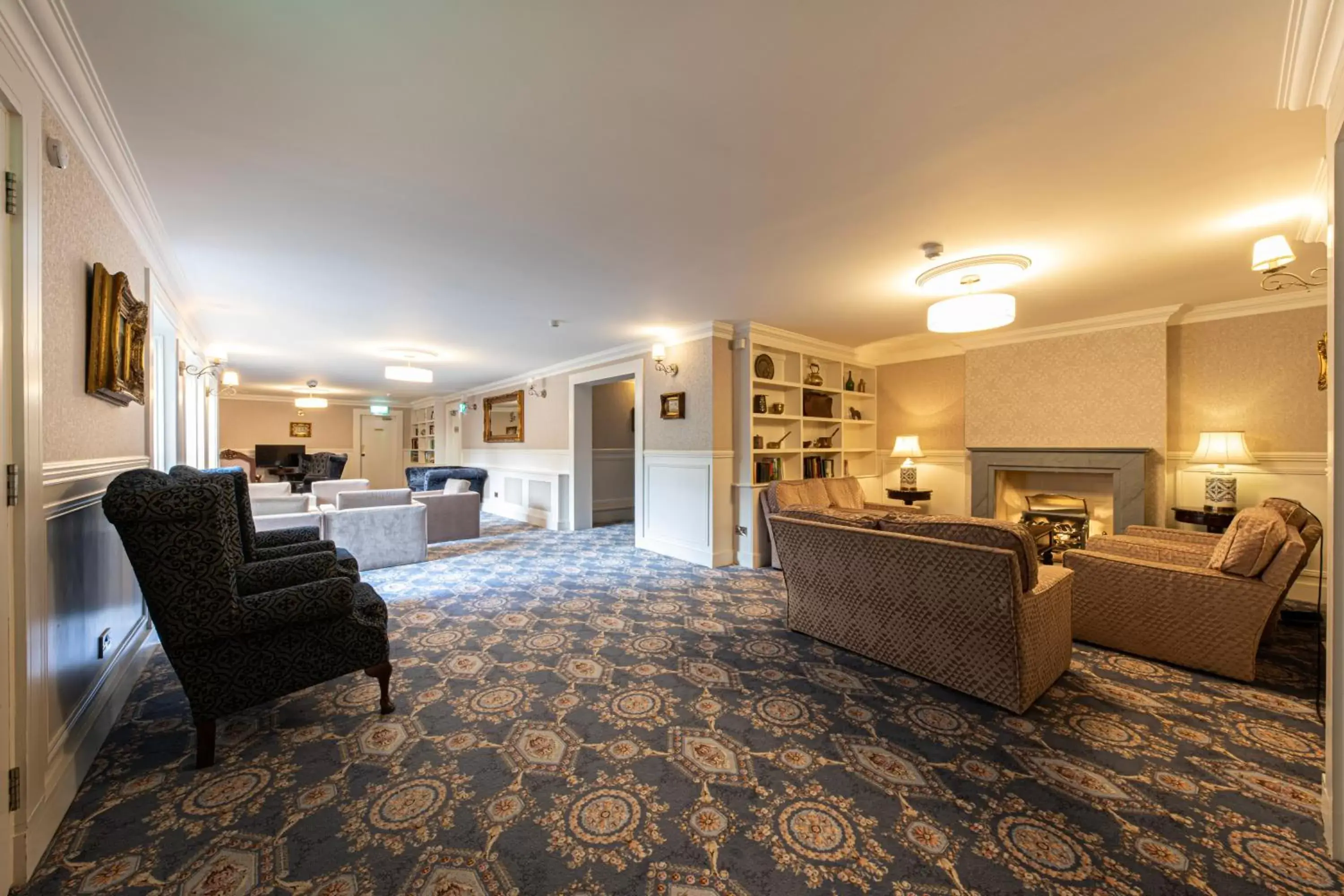 Seating area, Lobby/Reception in Ballina Manor Hotel