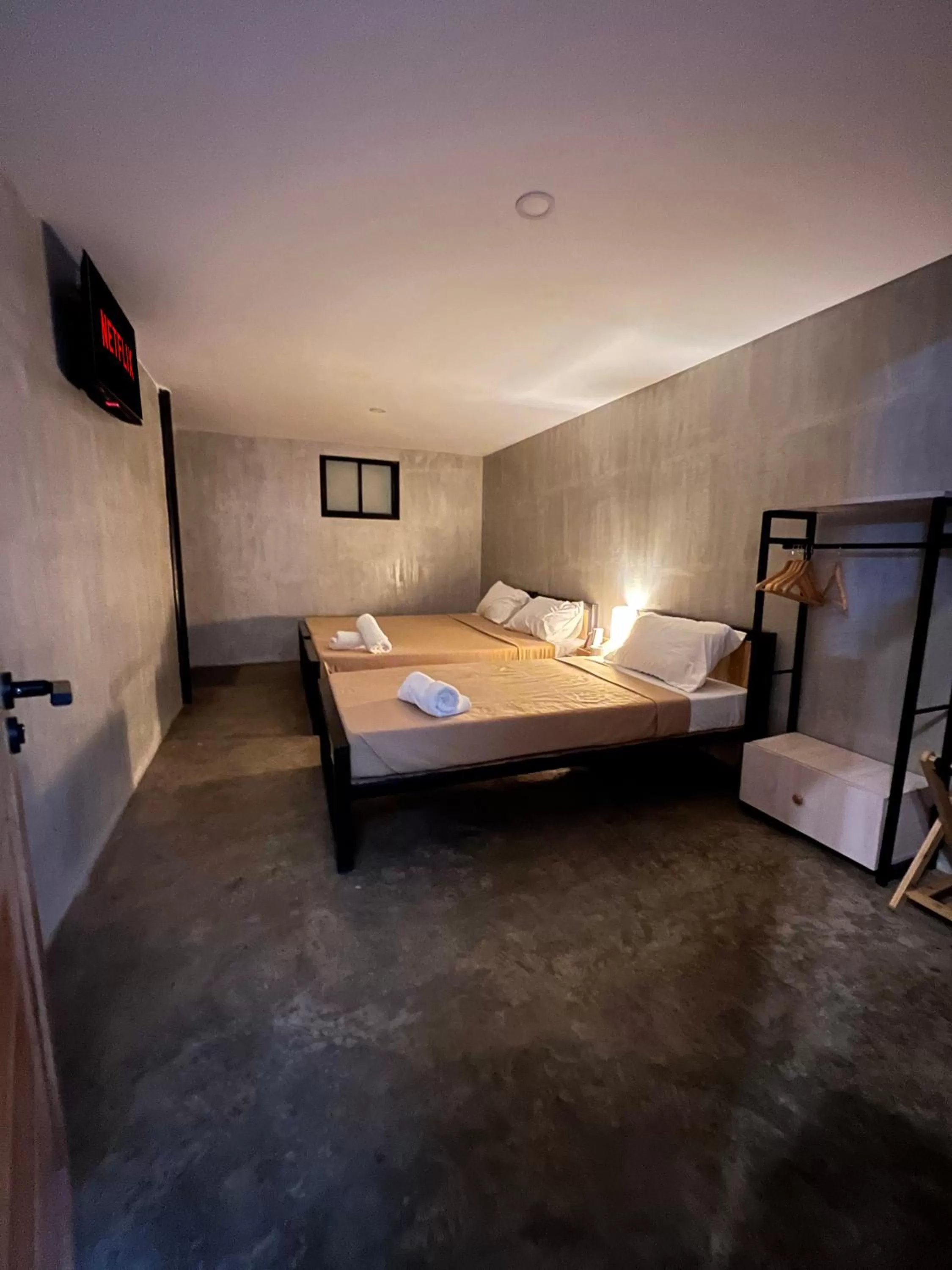 TV and multimedia, Bed in HappyNest Hostel Cebu