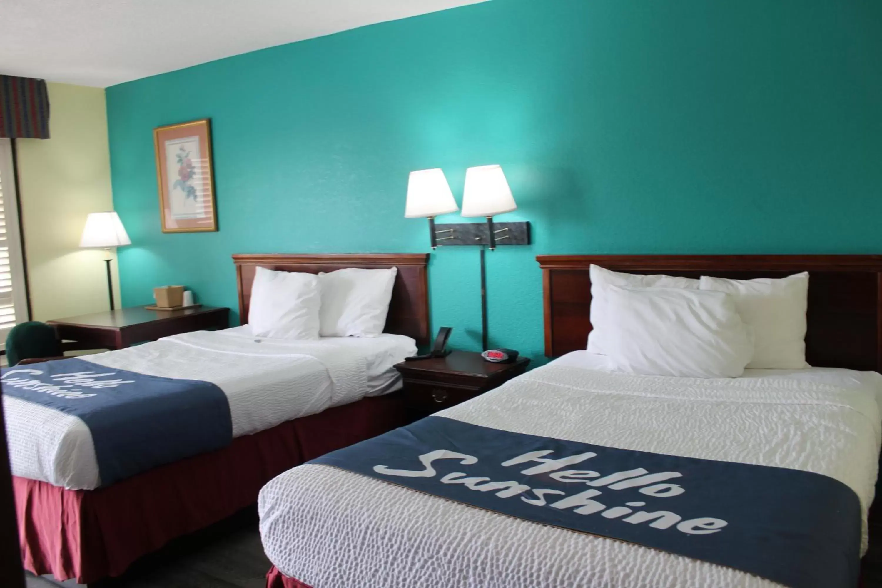 Photo of the whole room, Bed in Days Inn by Wyndham Marianna