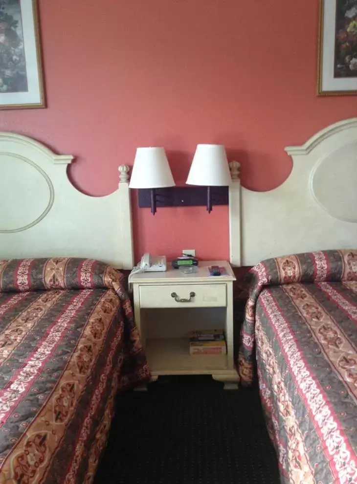 Decorative detail, Bed in New Orleans Inn