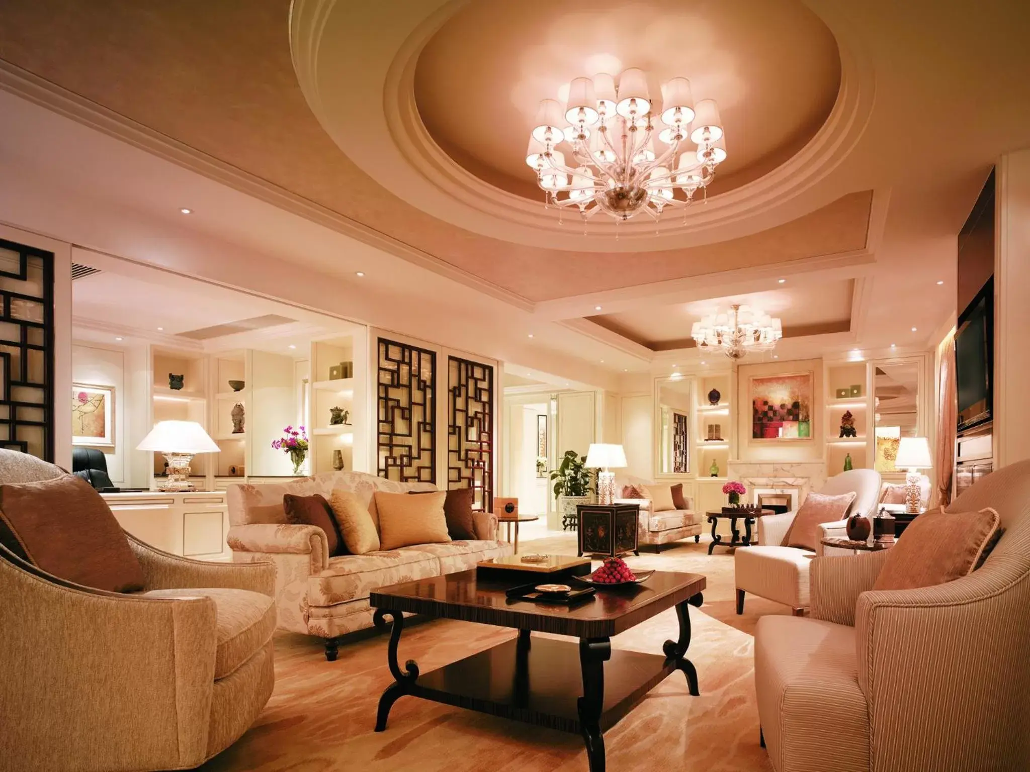 Bedroom, Seating Area in Shangri-La Guangzhou