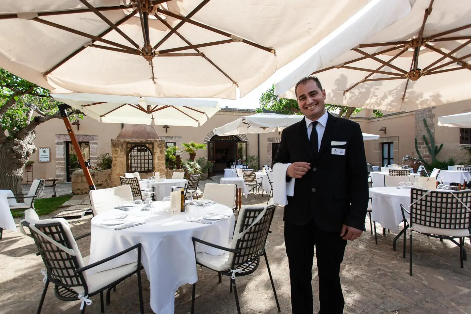 Staff, Restaurant/Places to Eat in Hotel Baglio Oneto dei Principi di San Lorenzo - Luxury Wine Resort