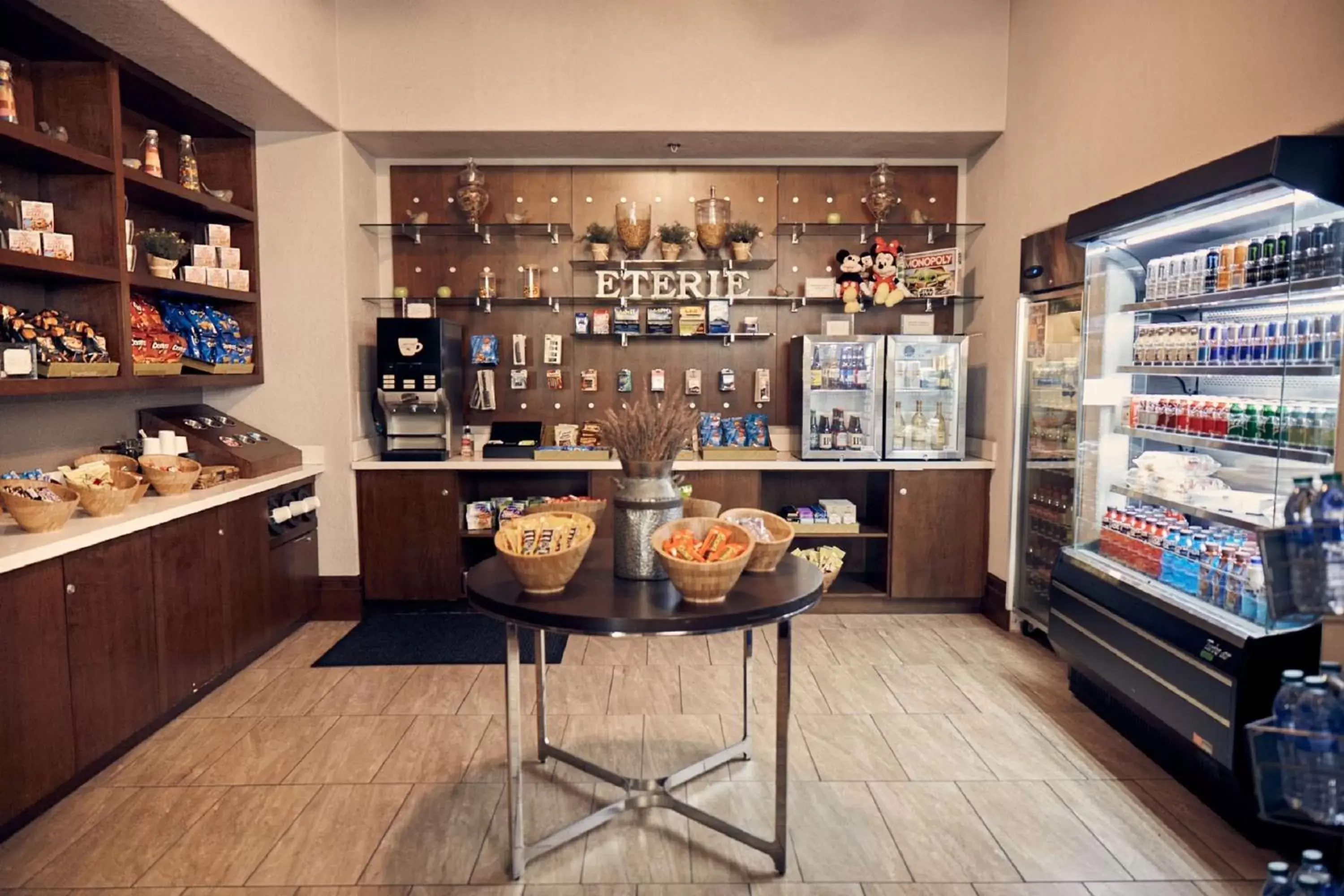 Restaurant/places to eat in Embassy Suites by Hilton Los Angeles Downey Restaurant/places to eat in Embassy Suites by Hilton Los Angeles Downey