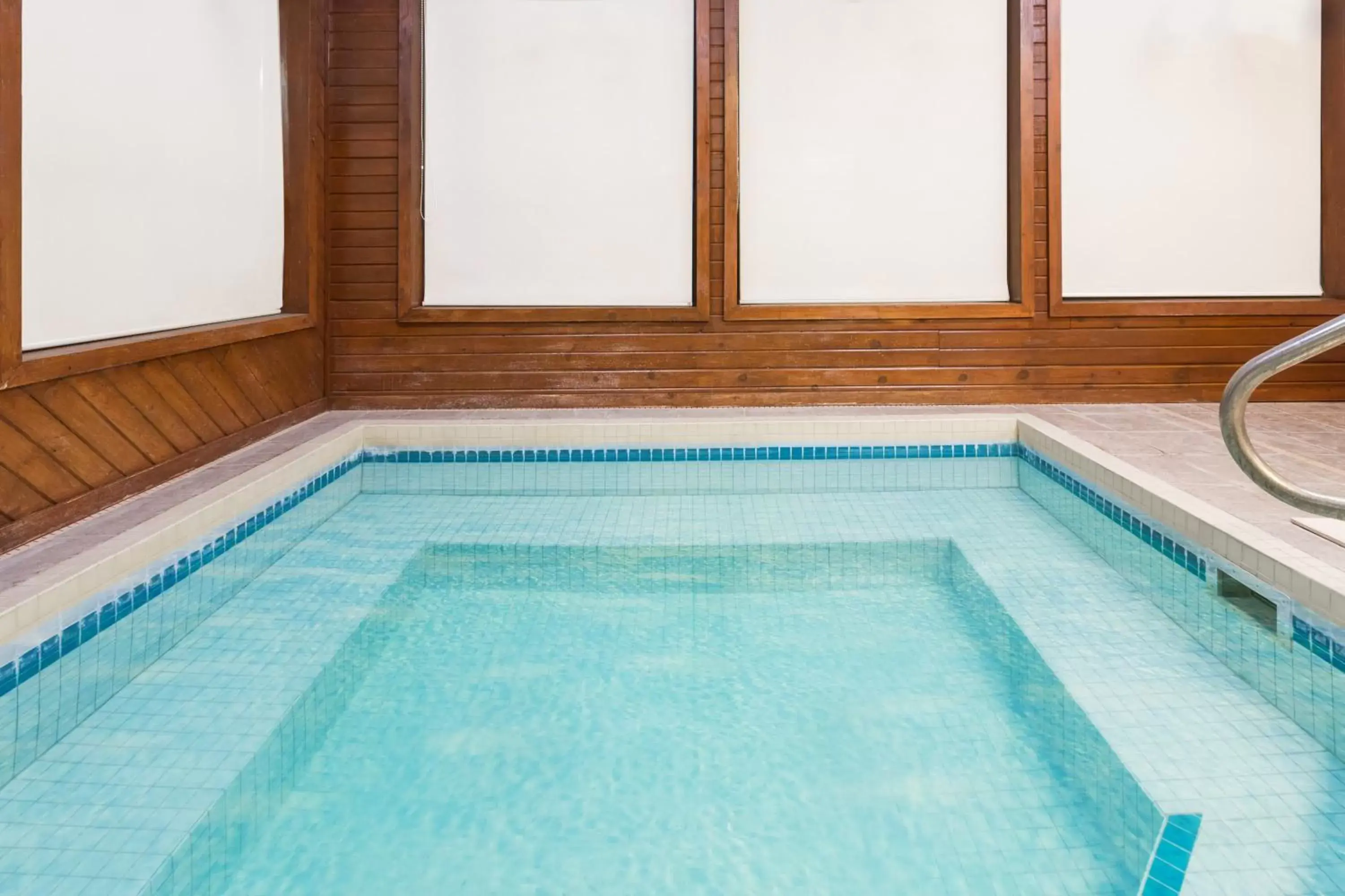Hot Tub, Swimming Pool in Days Inn by Wyndham Sidney NE