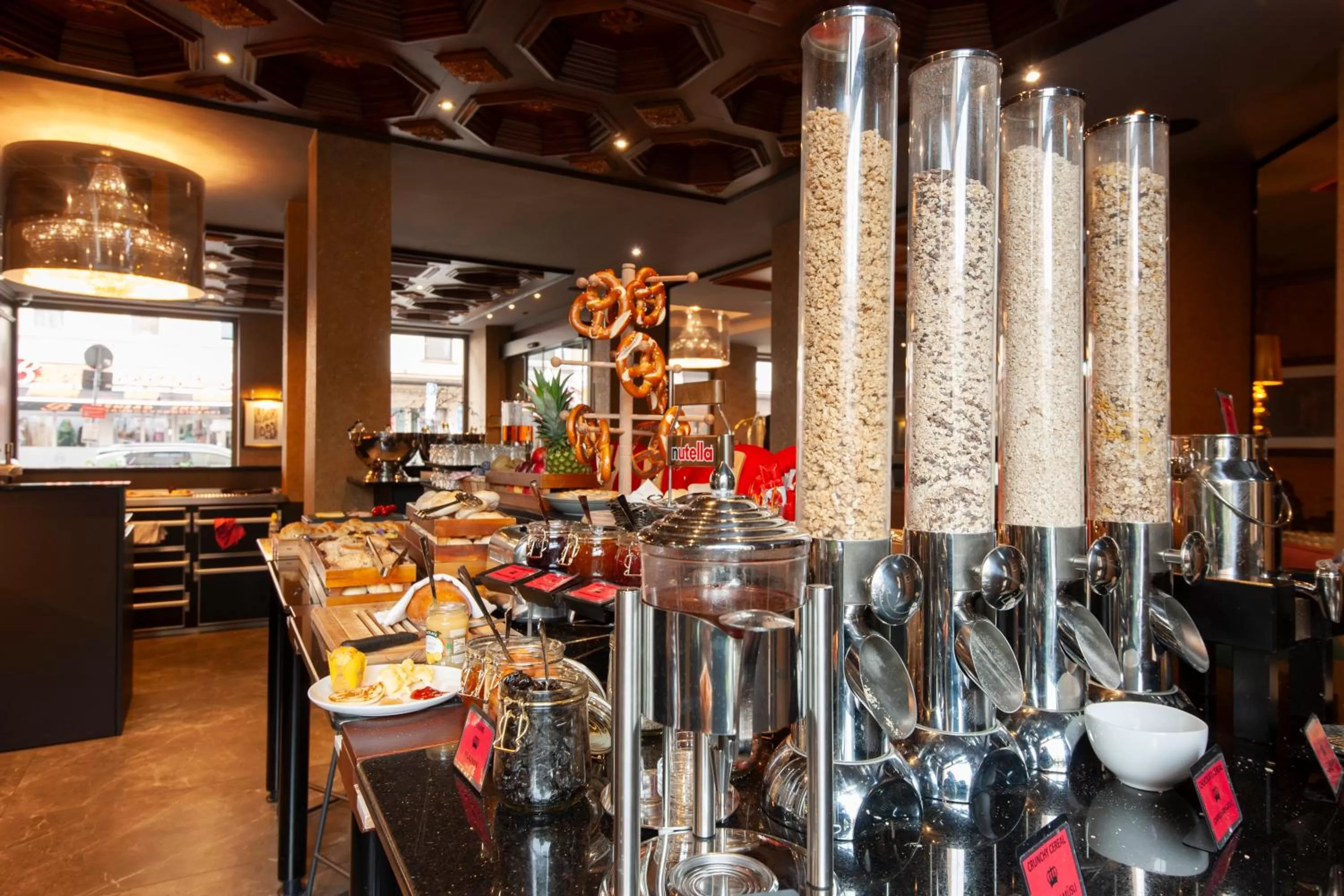 Coffee/tea facilities in KING's Hotel First