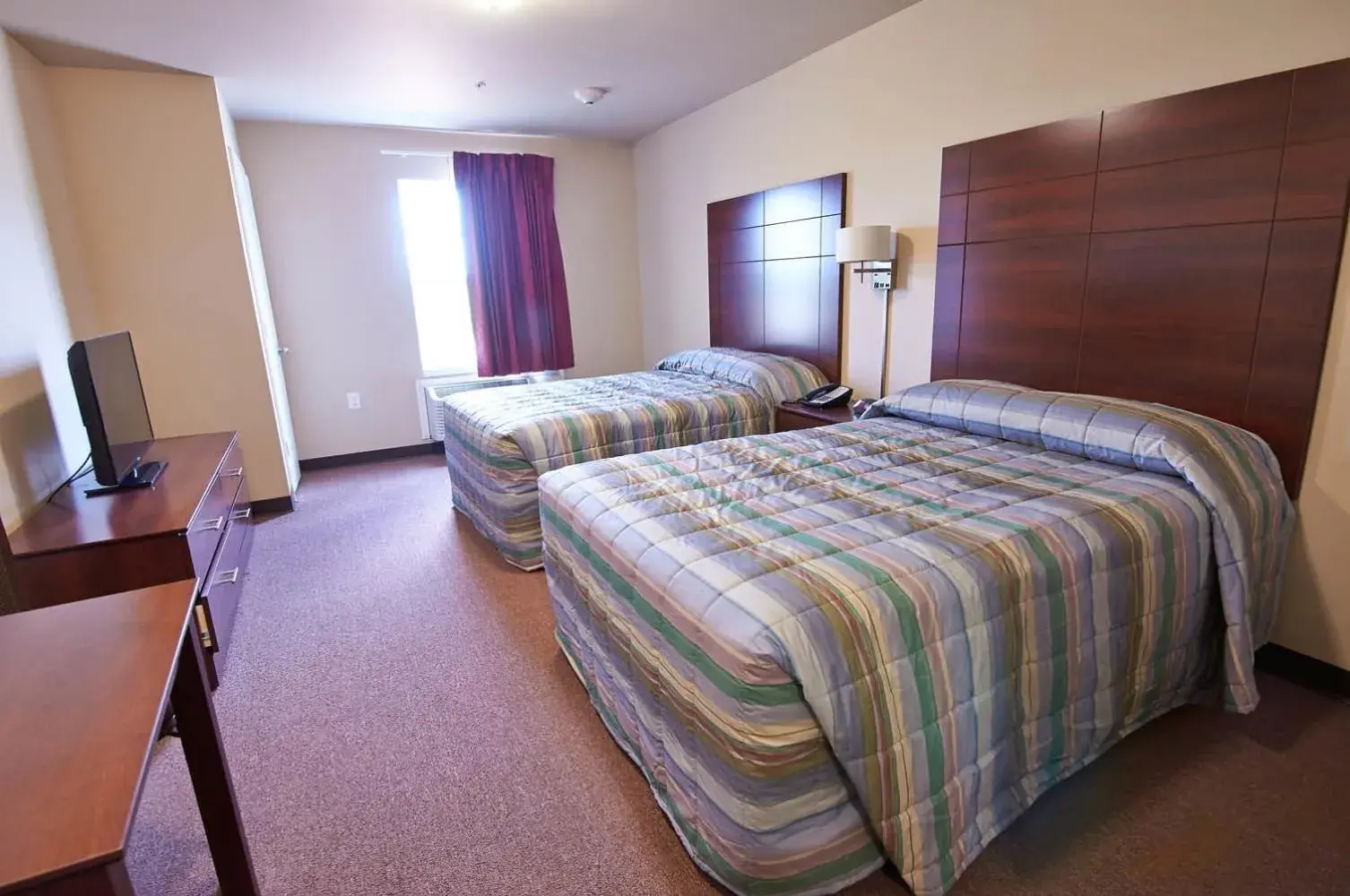 Standard Double Room in Savannah Suites Pleasanton