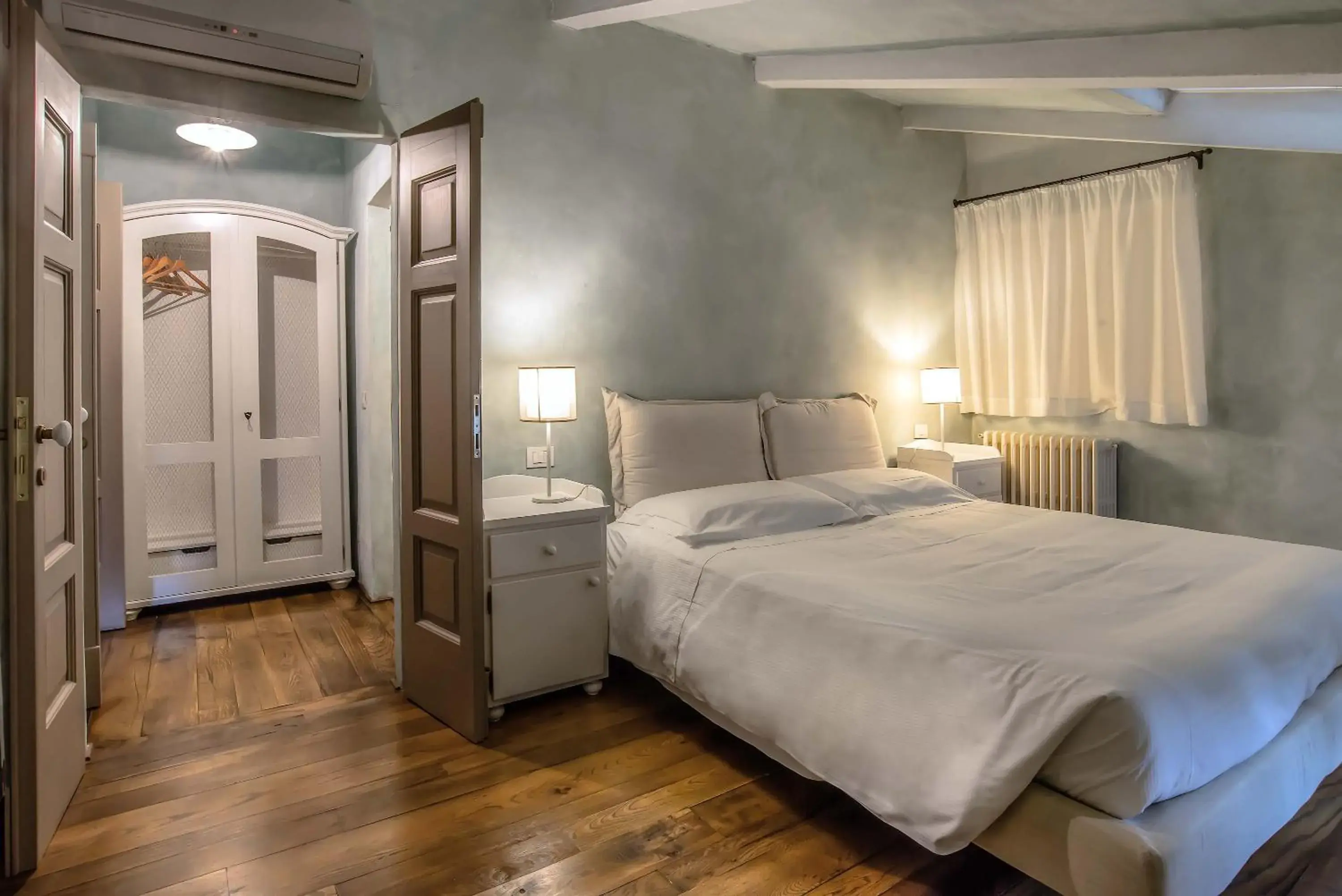 Bedroom, Bed in Villa Cassia di Baccano