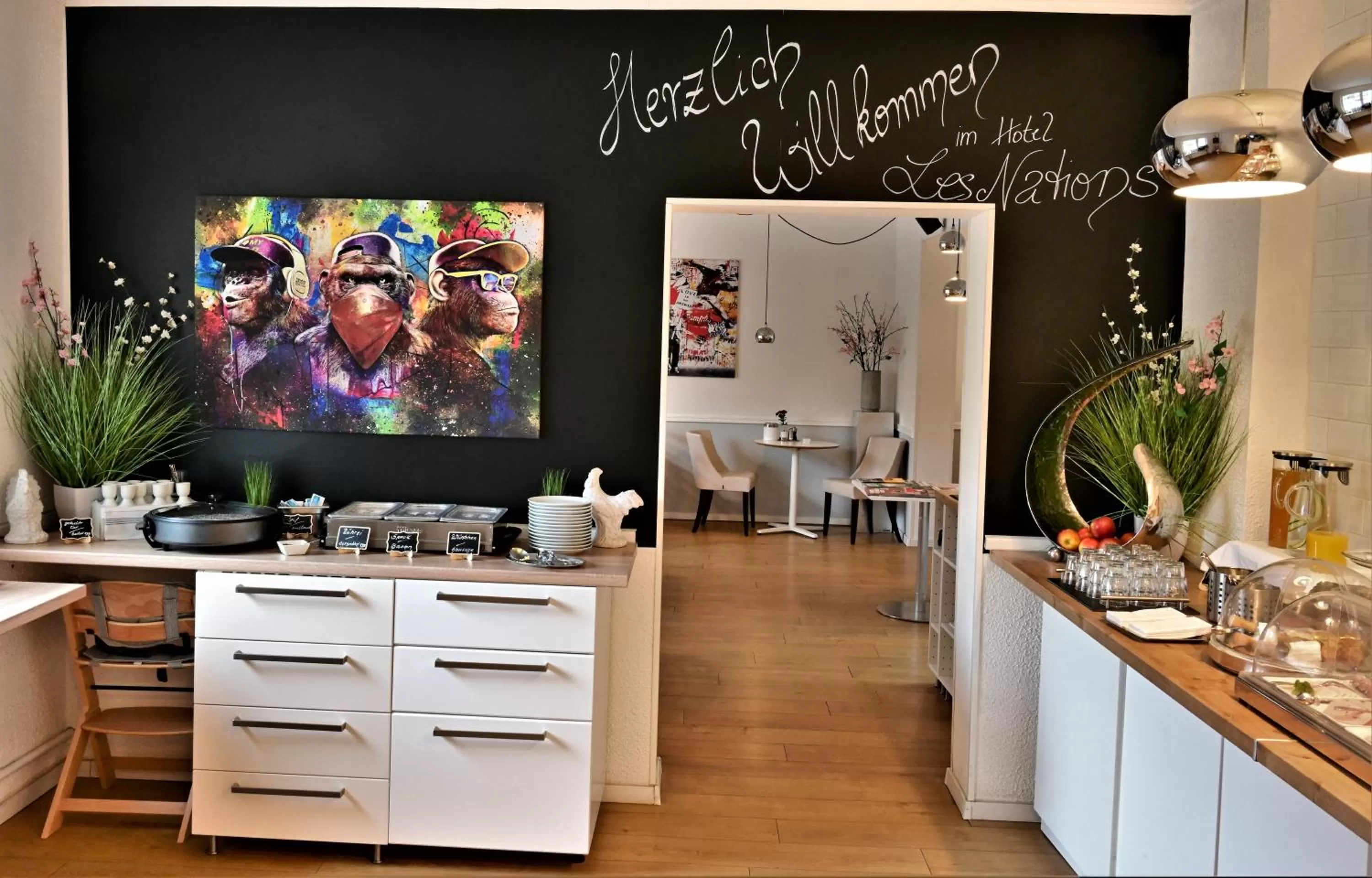 Buffet breakfast in Les Nations