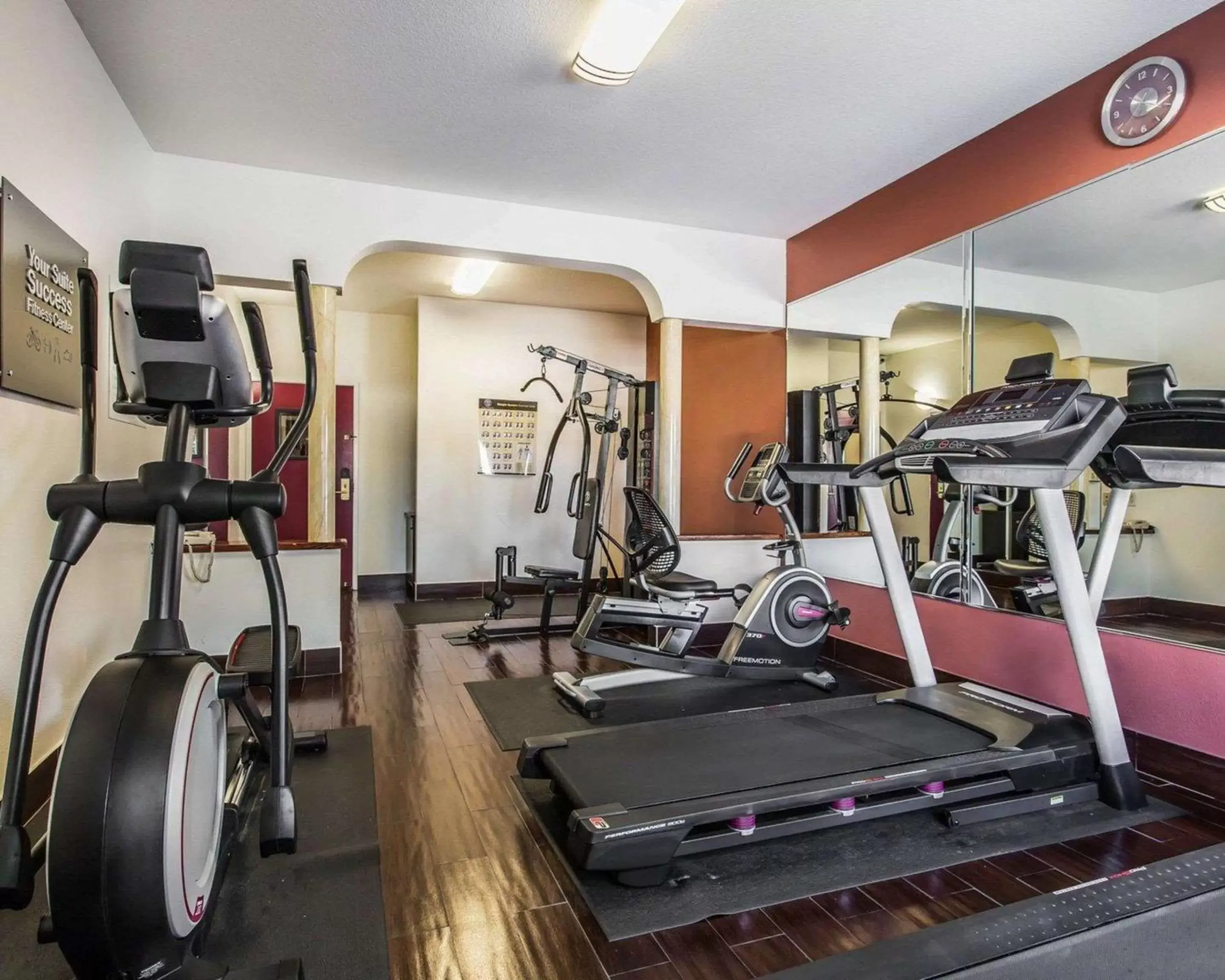 Fitness centre/facilities, Fitness Center/Facilities in Comfort Suites Bakersfield