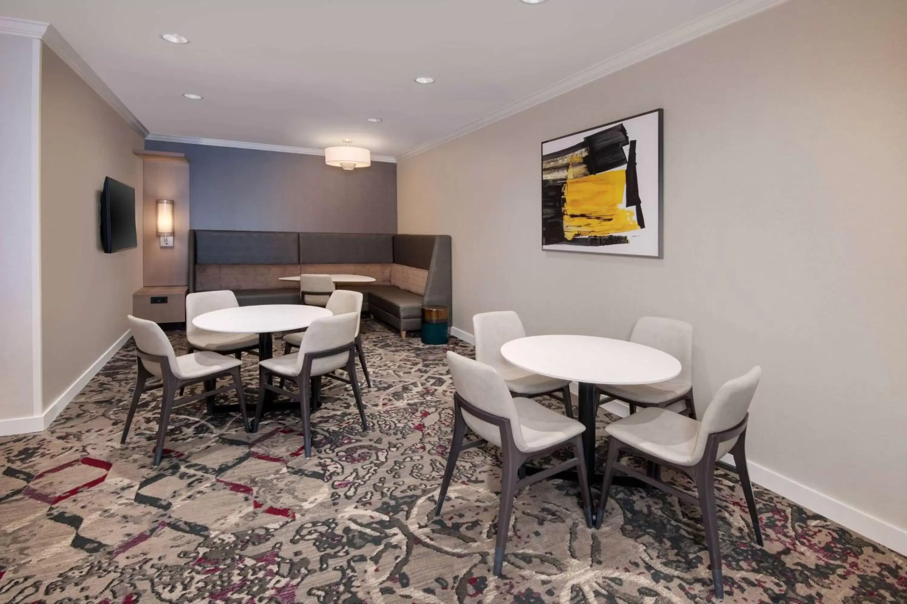 Lobby or reception, Dining Area in Sonesta ES Suites Atlanta Alpharetta North Point Mall