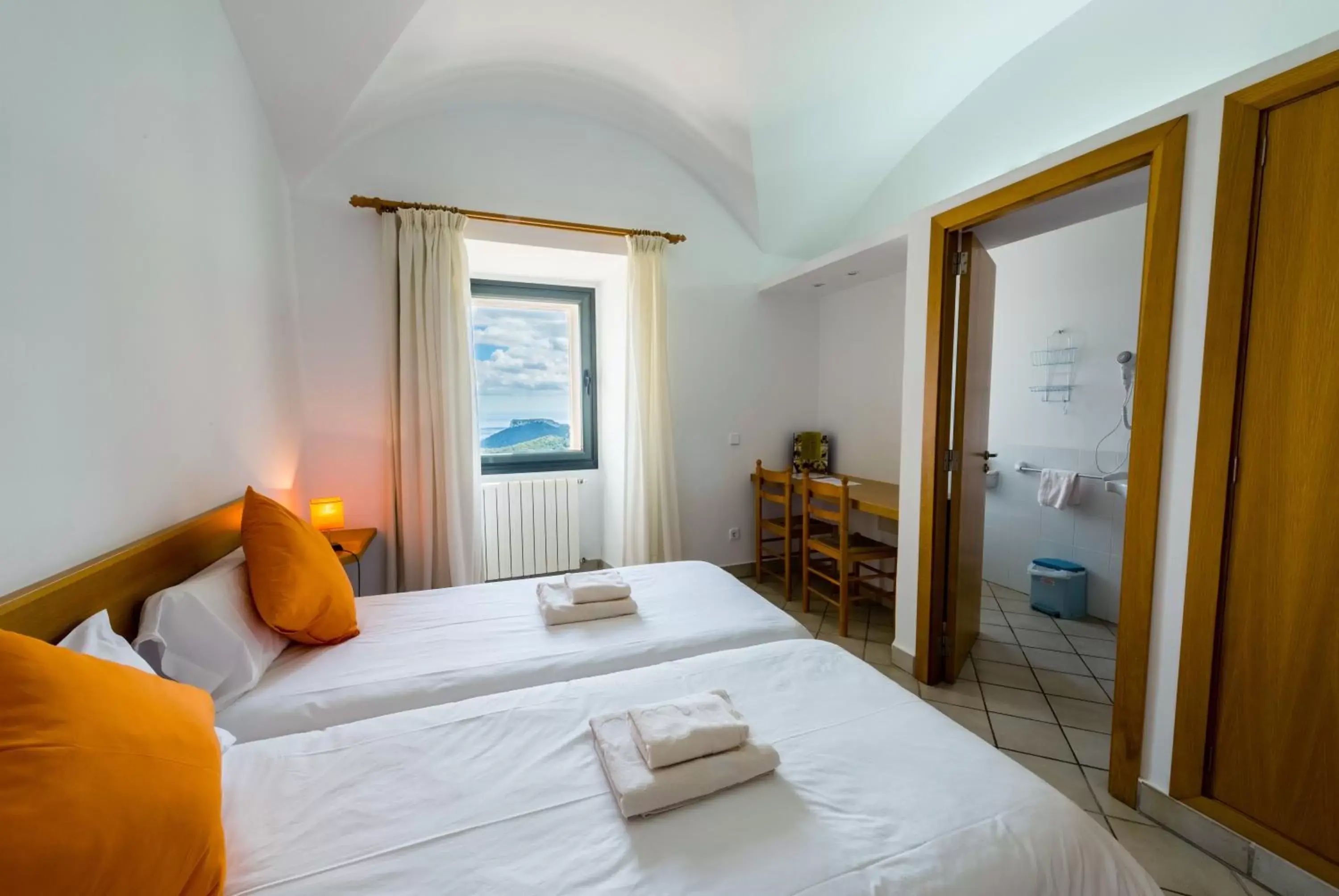 Bedroom, Bed in Petit Hotel Hostatgeria Sant Salvador