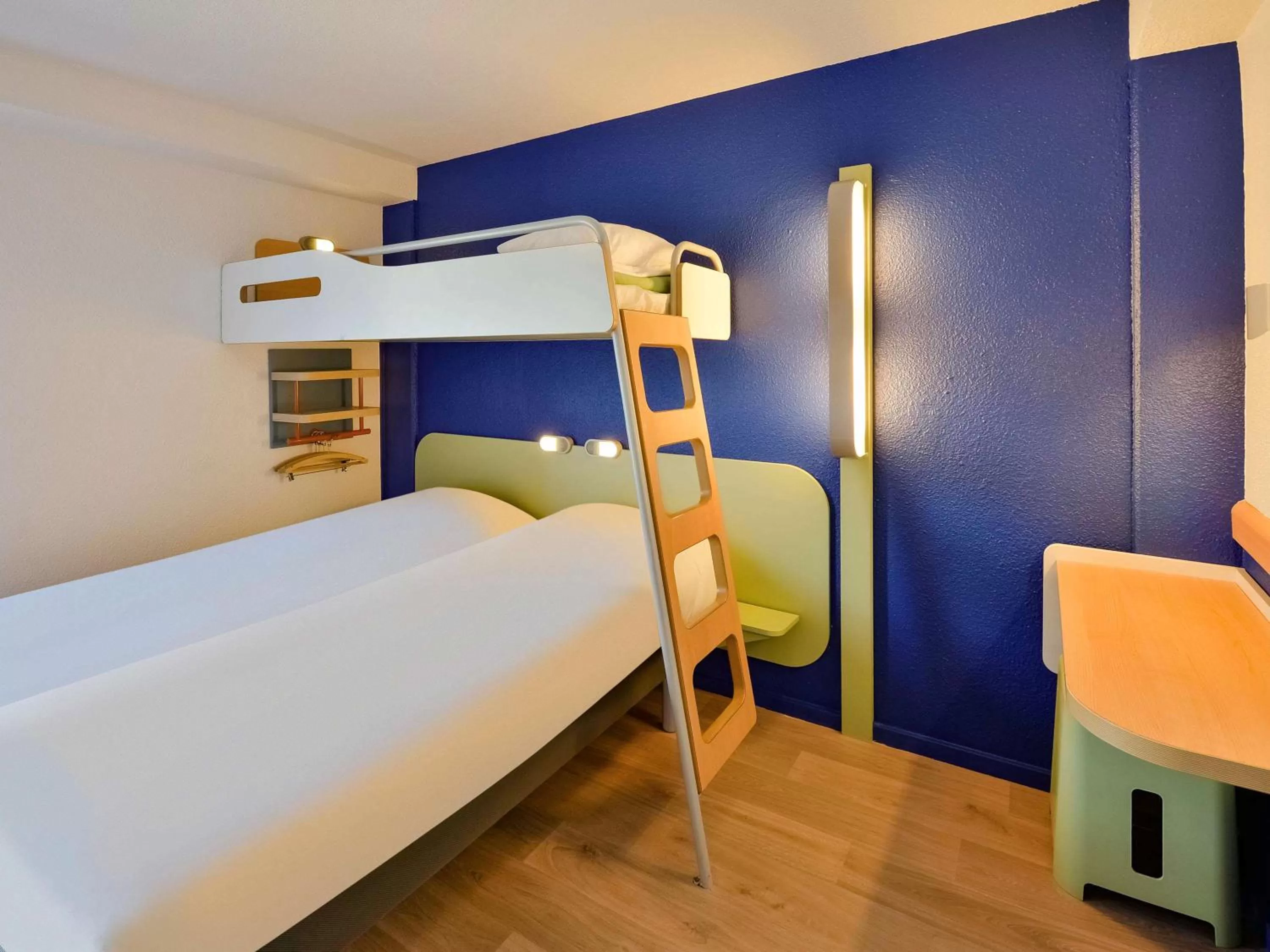 Photo of the whole room, Bed in Ibis budget Chambéry Centre Ville