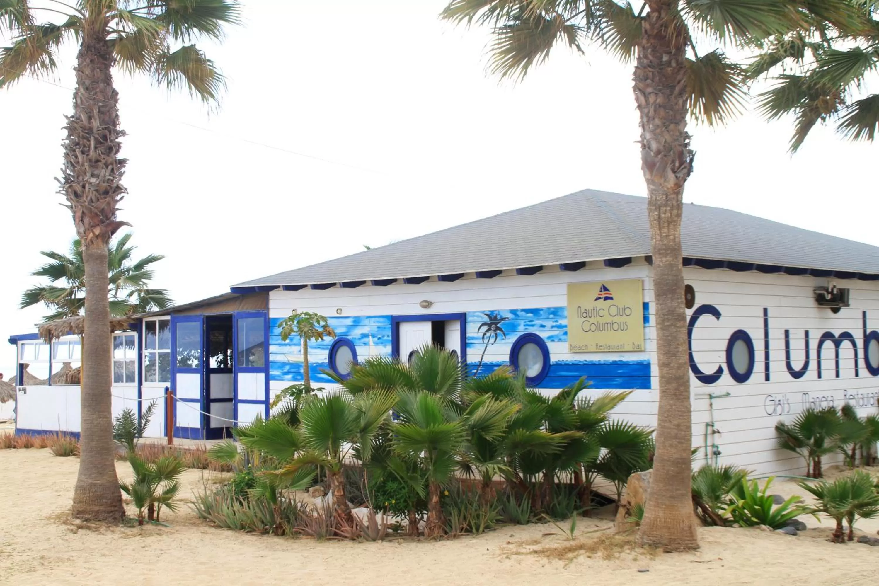 Restaurant/places to eat in Aparthotel Ponta Preta