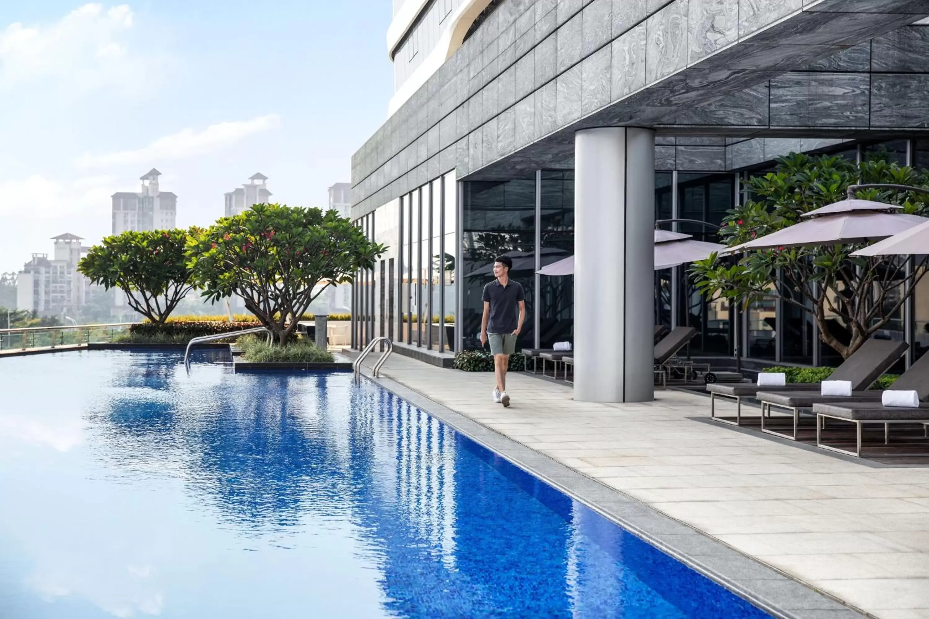 Swimming Pool in Sheraton Guangzhou Nansha Hotel