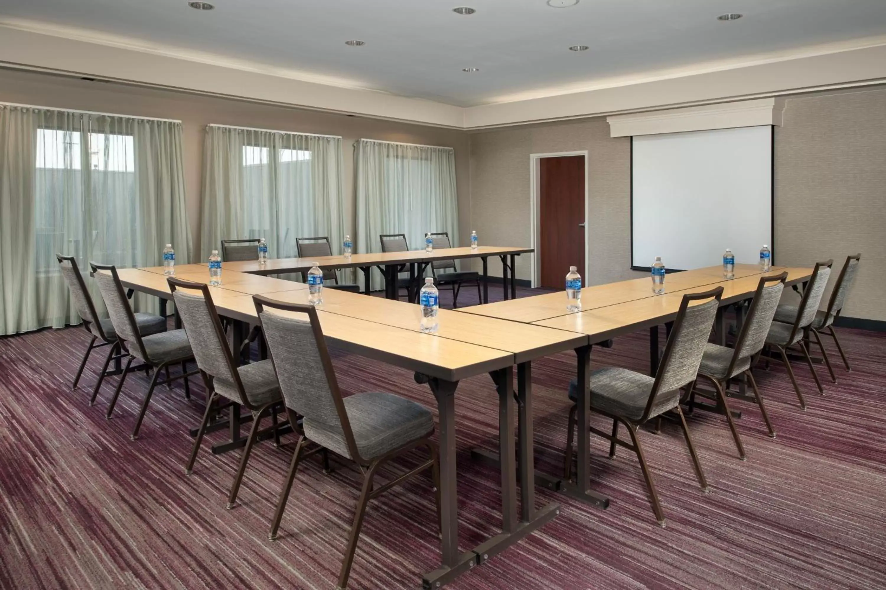 Meeting/conference room in Courtyard by Marriott Dayton Beavercreek
