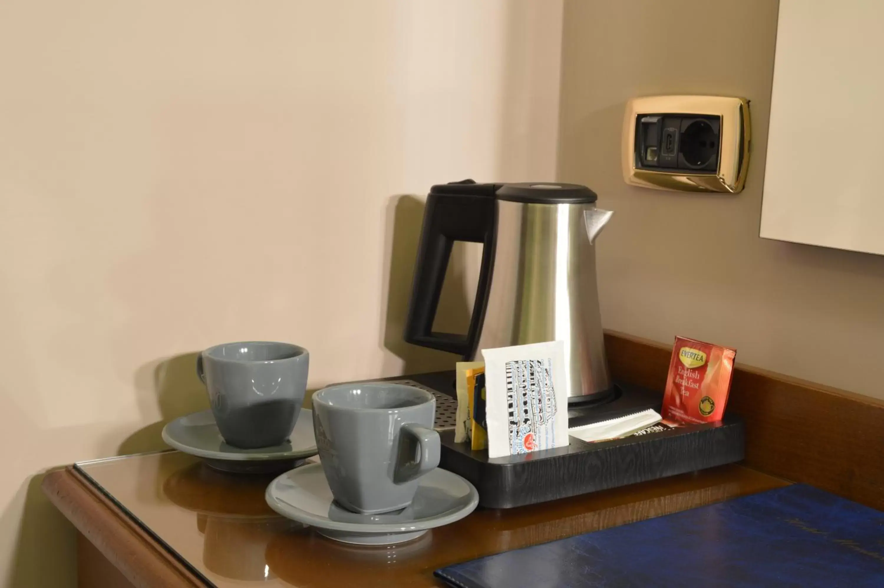Coffee/Tea Facilities in Hotel Montecarlo