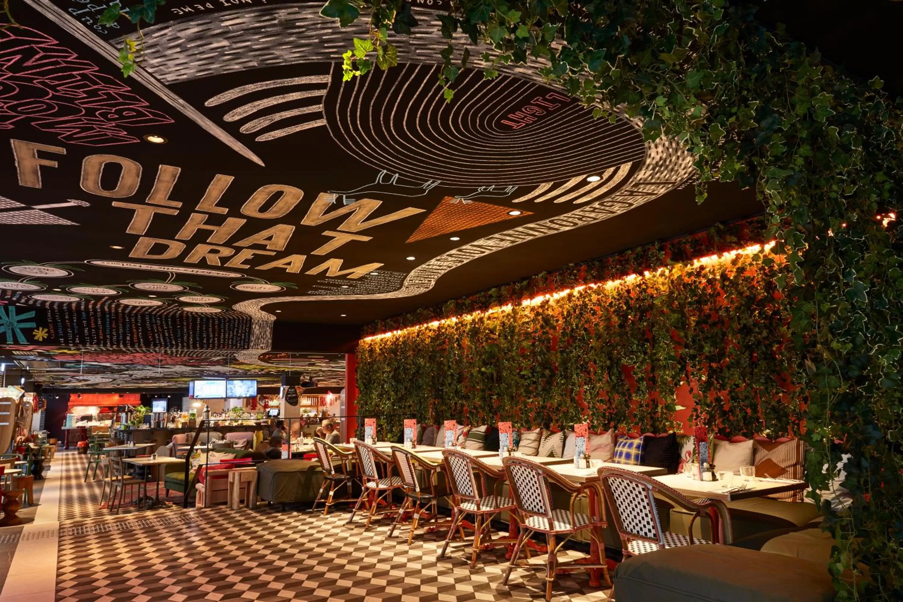 Restaurant/places to eat in Mama Shelter Toulouse