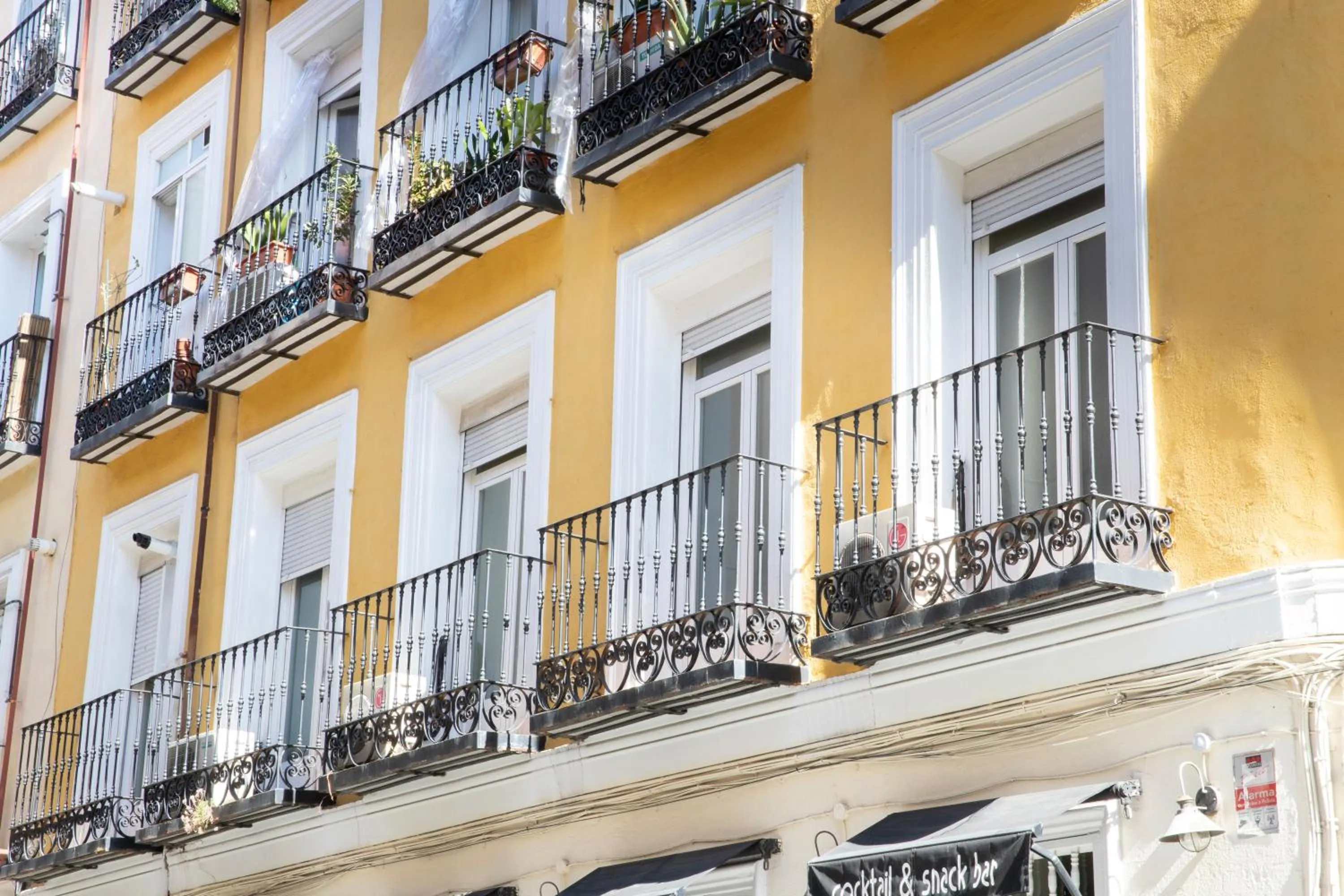 Facade/entrance in Hostal Tokio