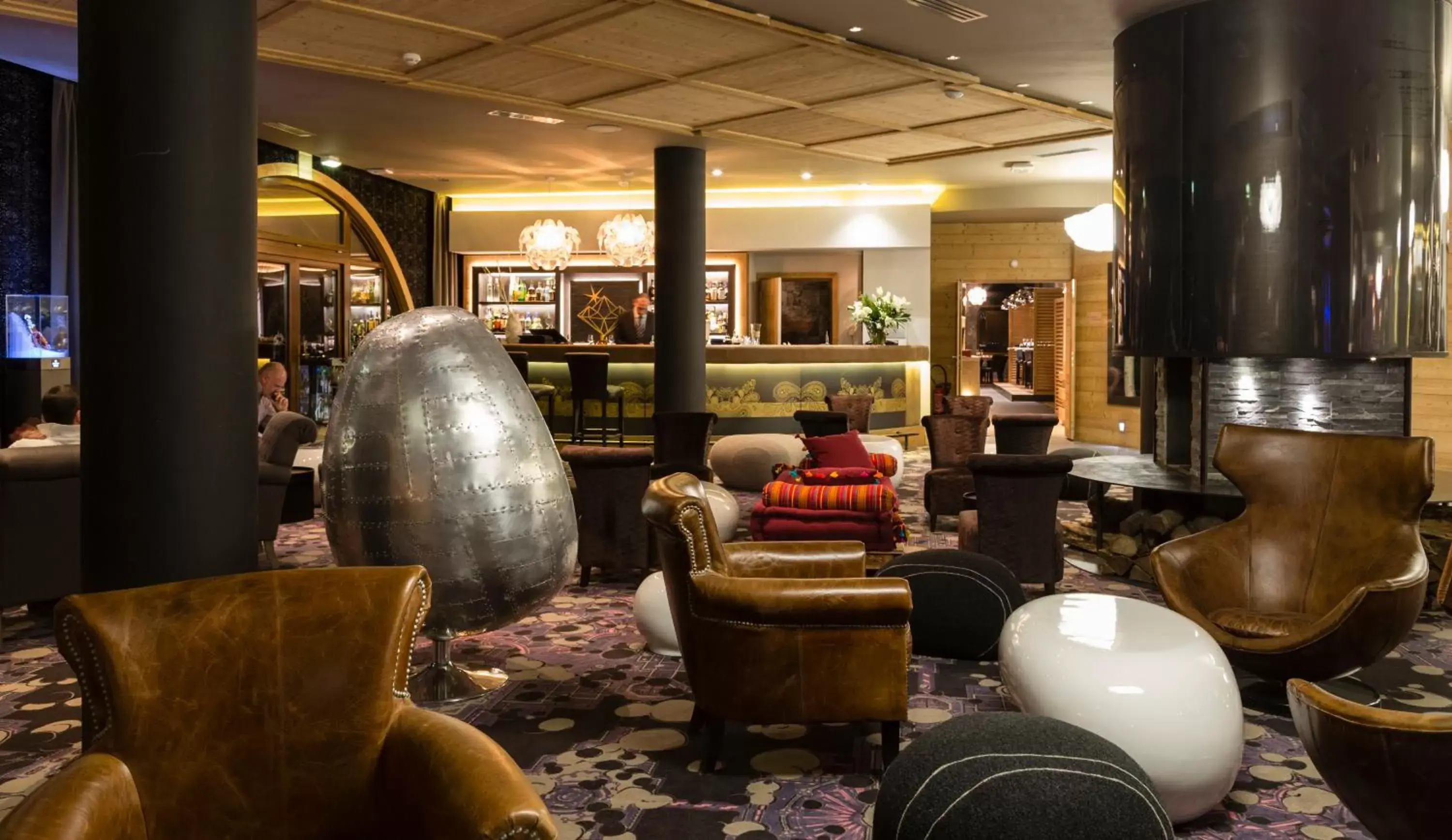 Lounge or bar, Lounge/Bar in Hôtel Koh-I Nor by Les Etincelles