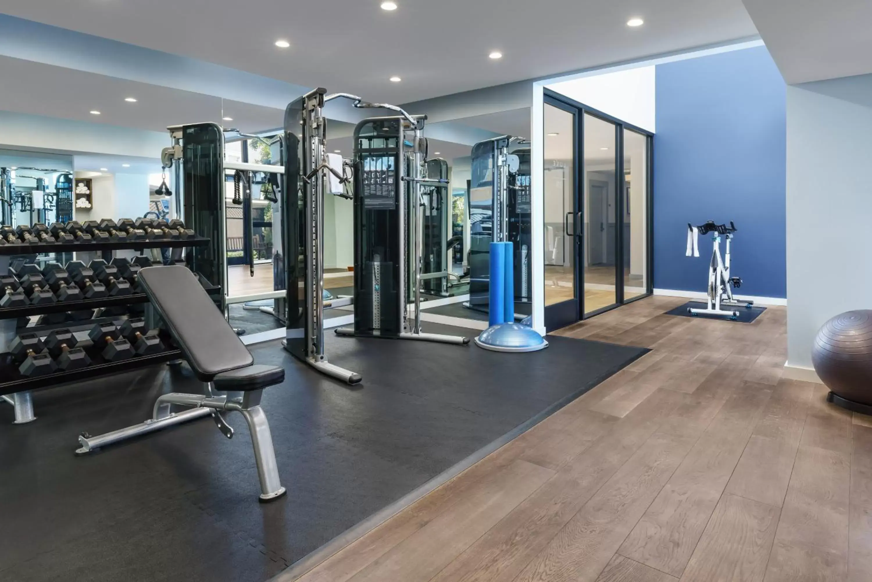 Fitness centre/facilities, Fitness Center/Facilities in Luxe Sunset Boulevard Hotel