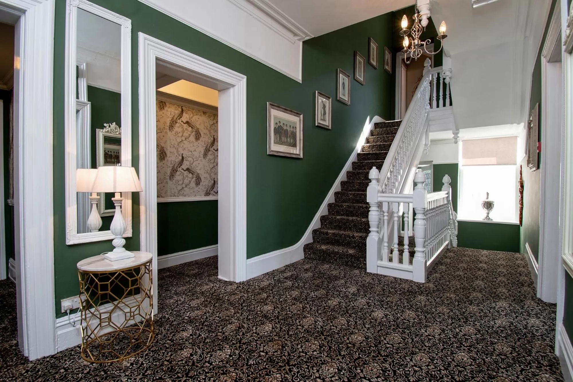 Facade/entrance in Lansdowne House with Private Car Park