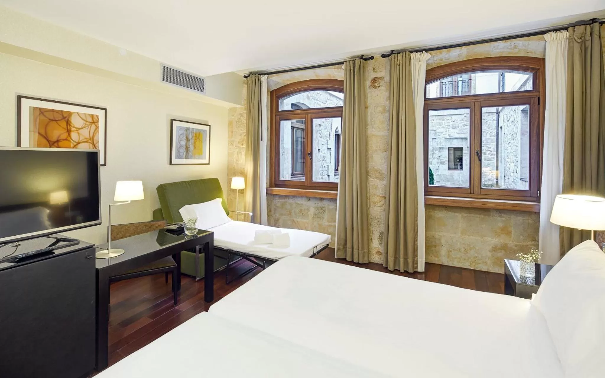 Double Room with Sofa Bed in Sercotel Puerta de la Catedral