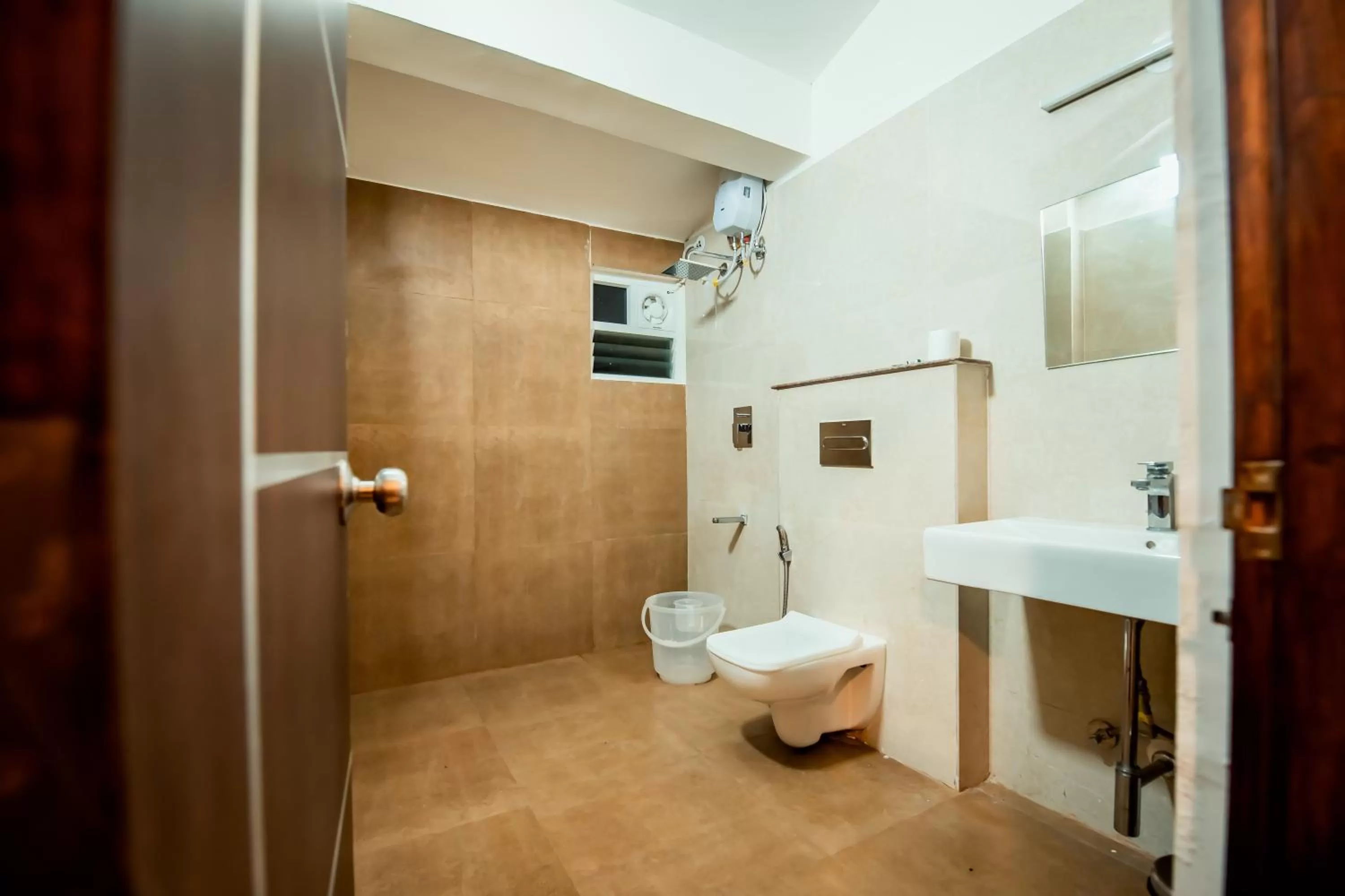 Shower in Commune18 Resort Chikmagalur