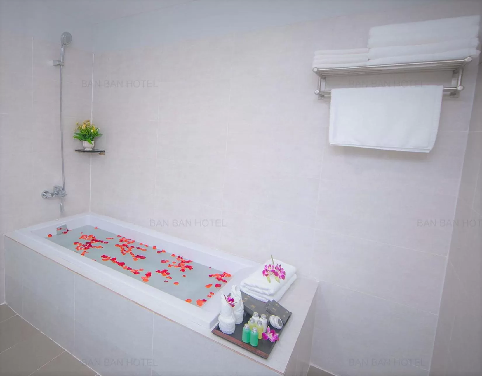 Hot Tub in Ban Ban Hotel