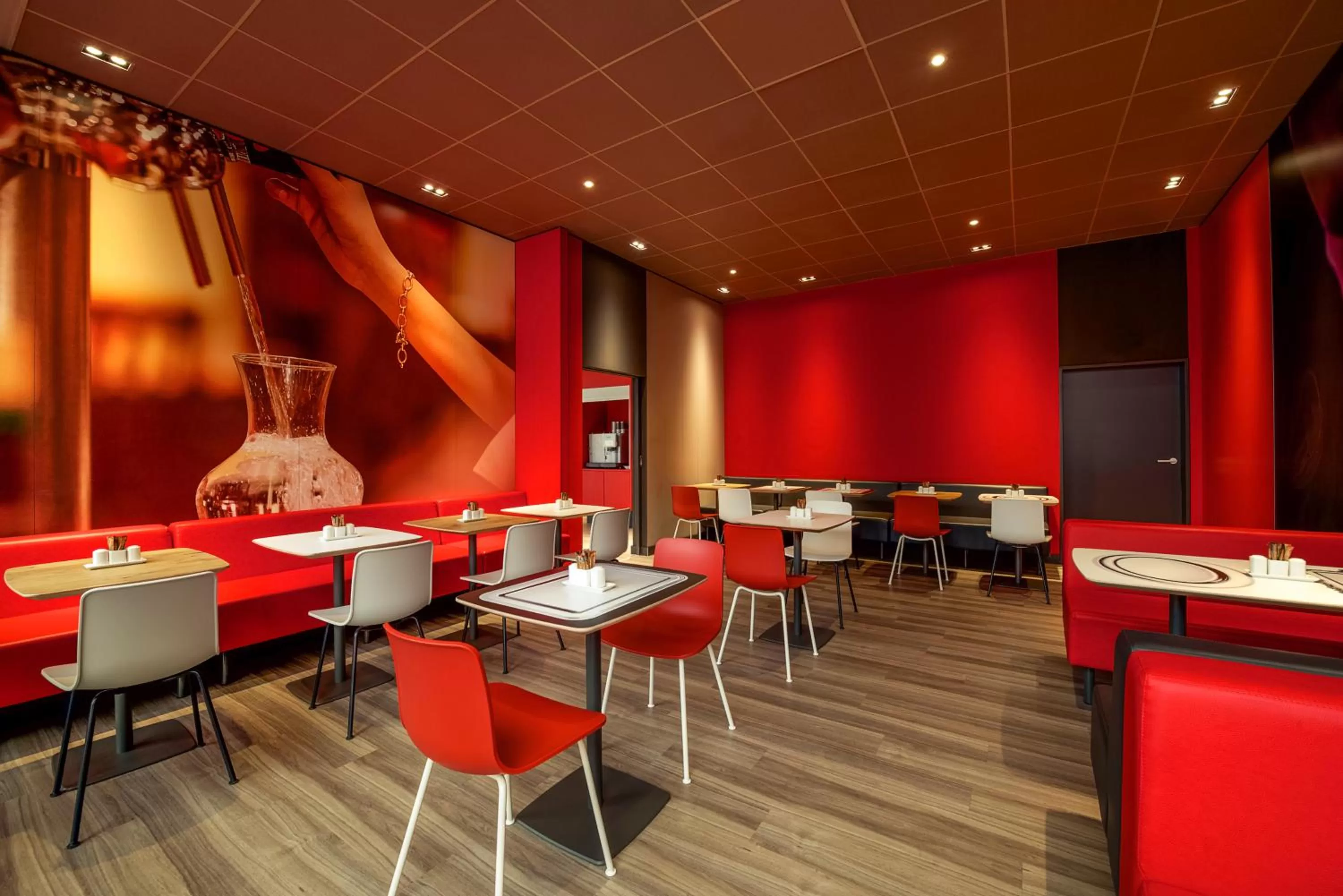 Restaurant/places to eat in ibis Hamburg Alsterring