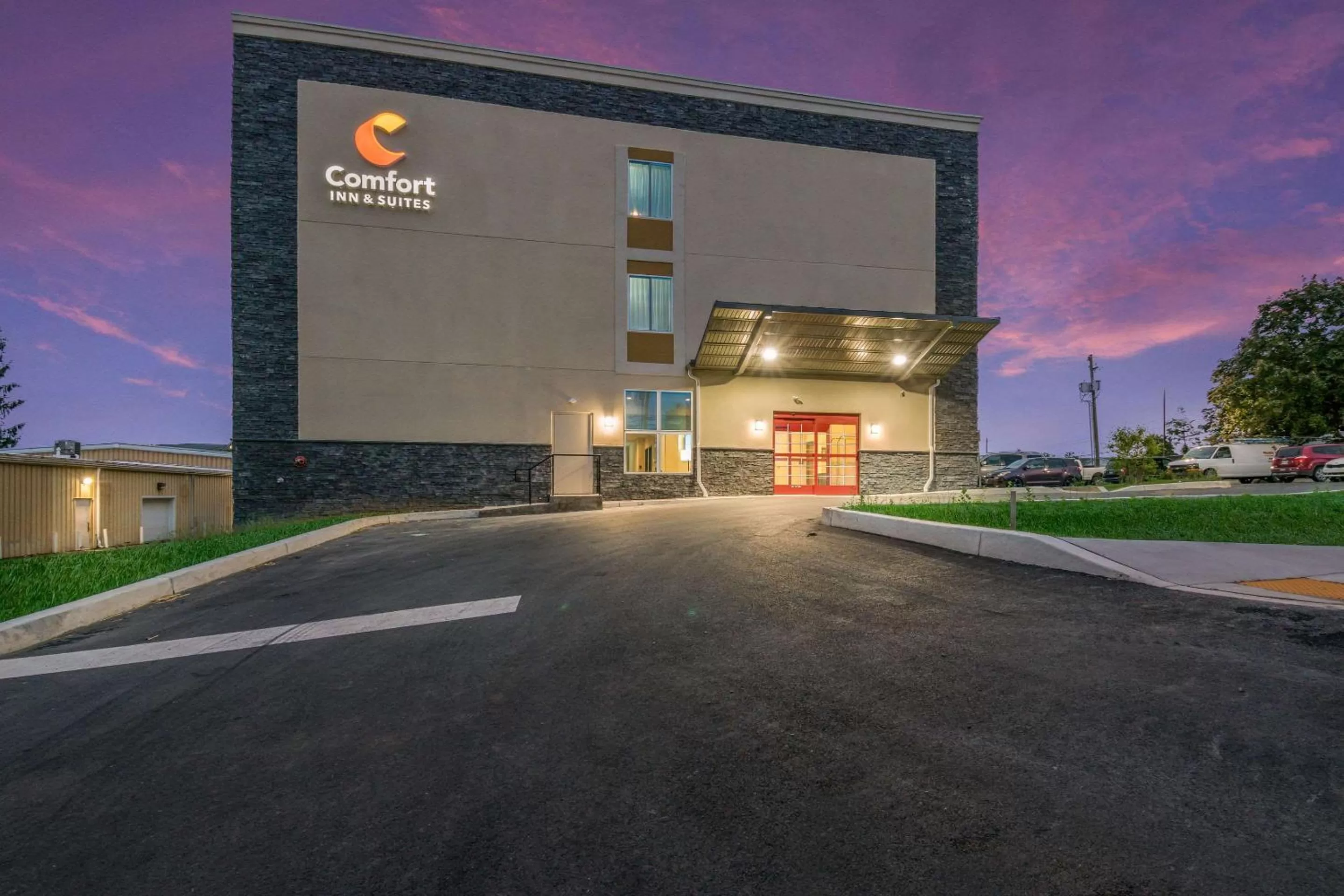 Property building in Comfort Inn & Suites Harrisburg - Hershey West