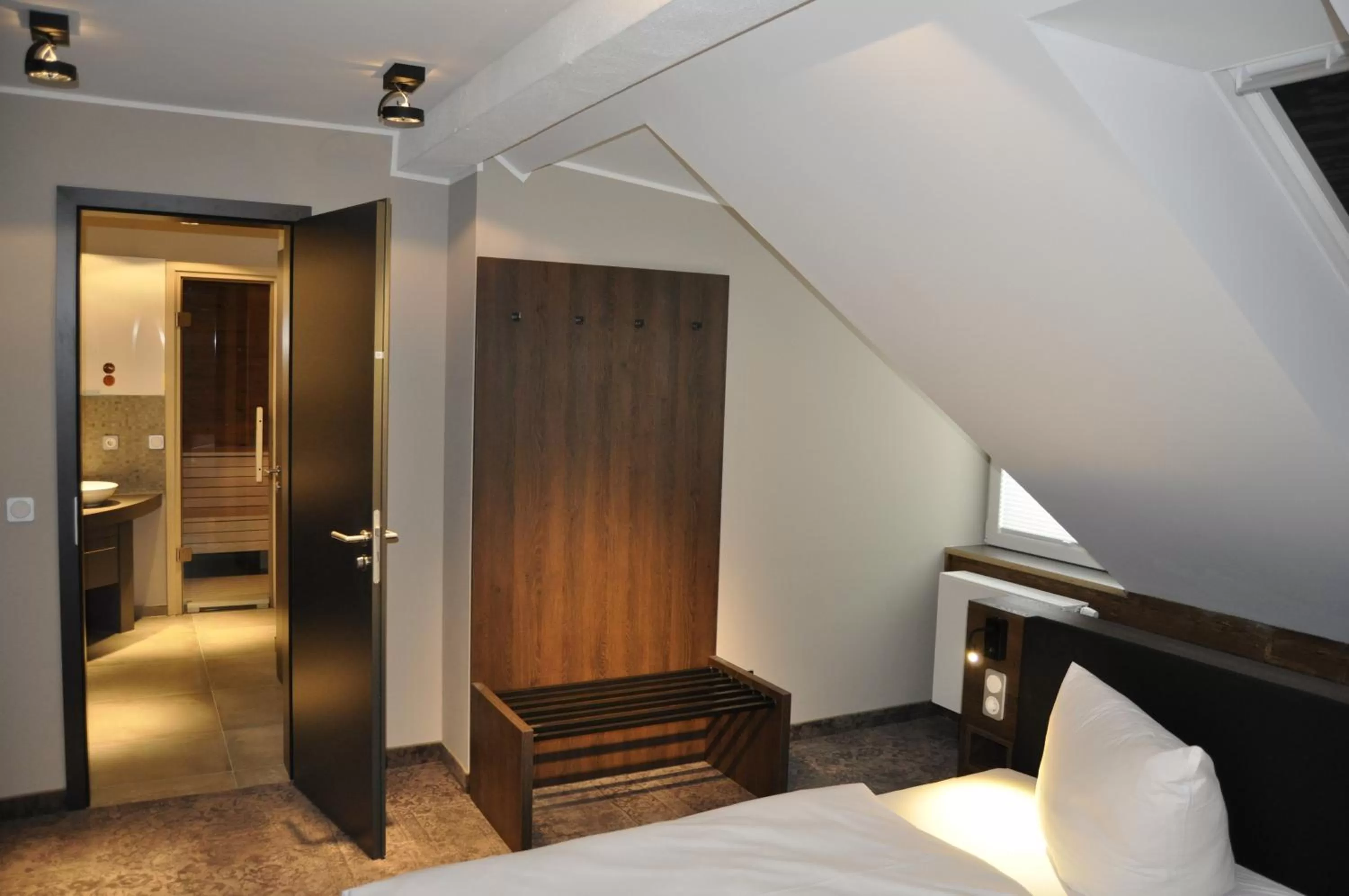 Bedroom, Bed in StrandBerg's Designhotel Viktoria