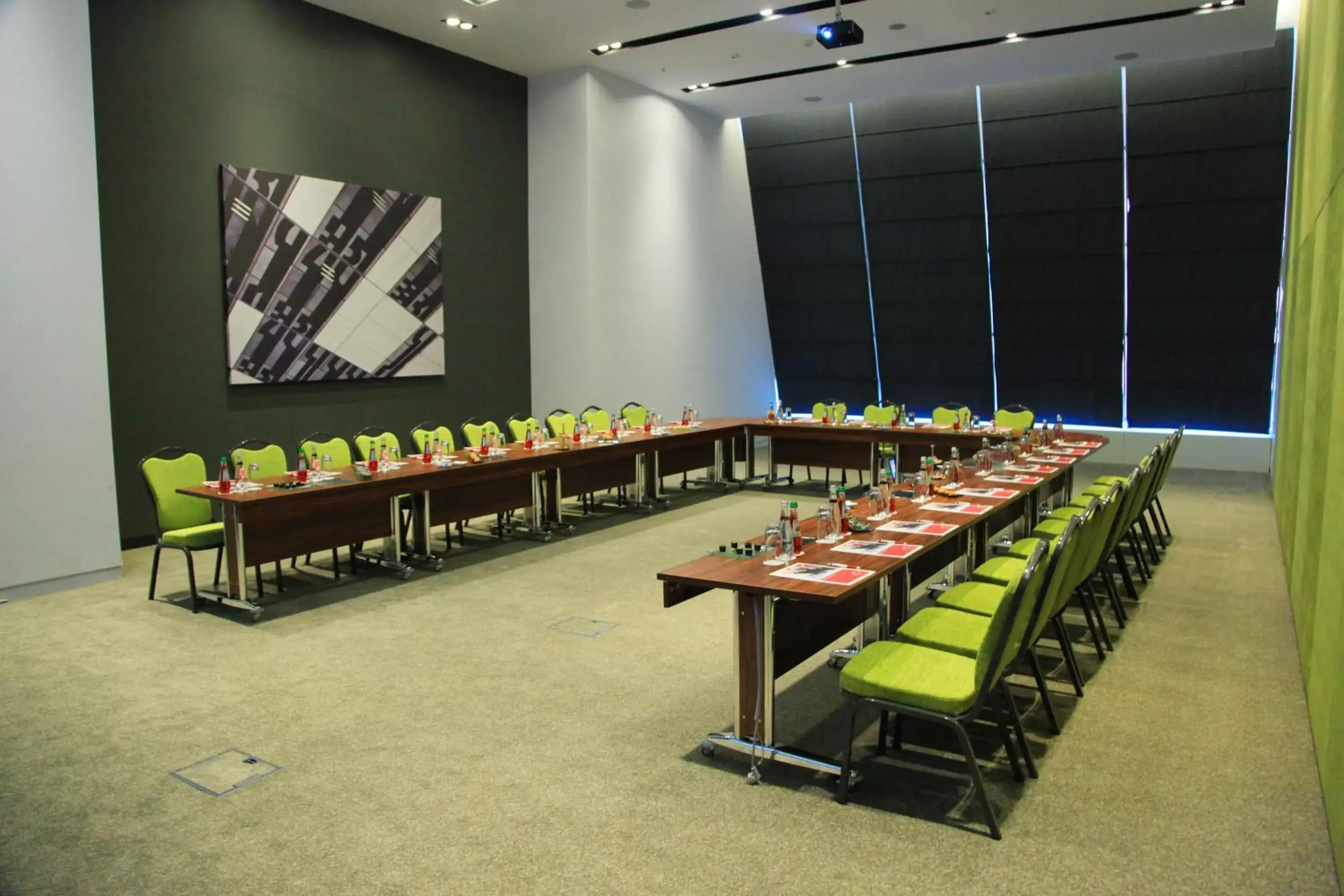 Business facilities in Ramada Plaza by Wyndham Istanbul Asia Airport