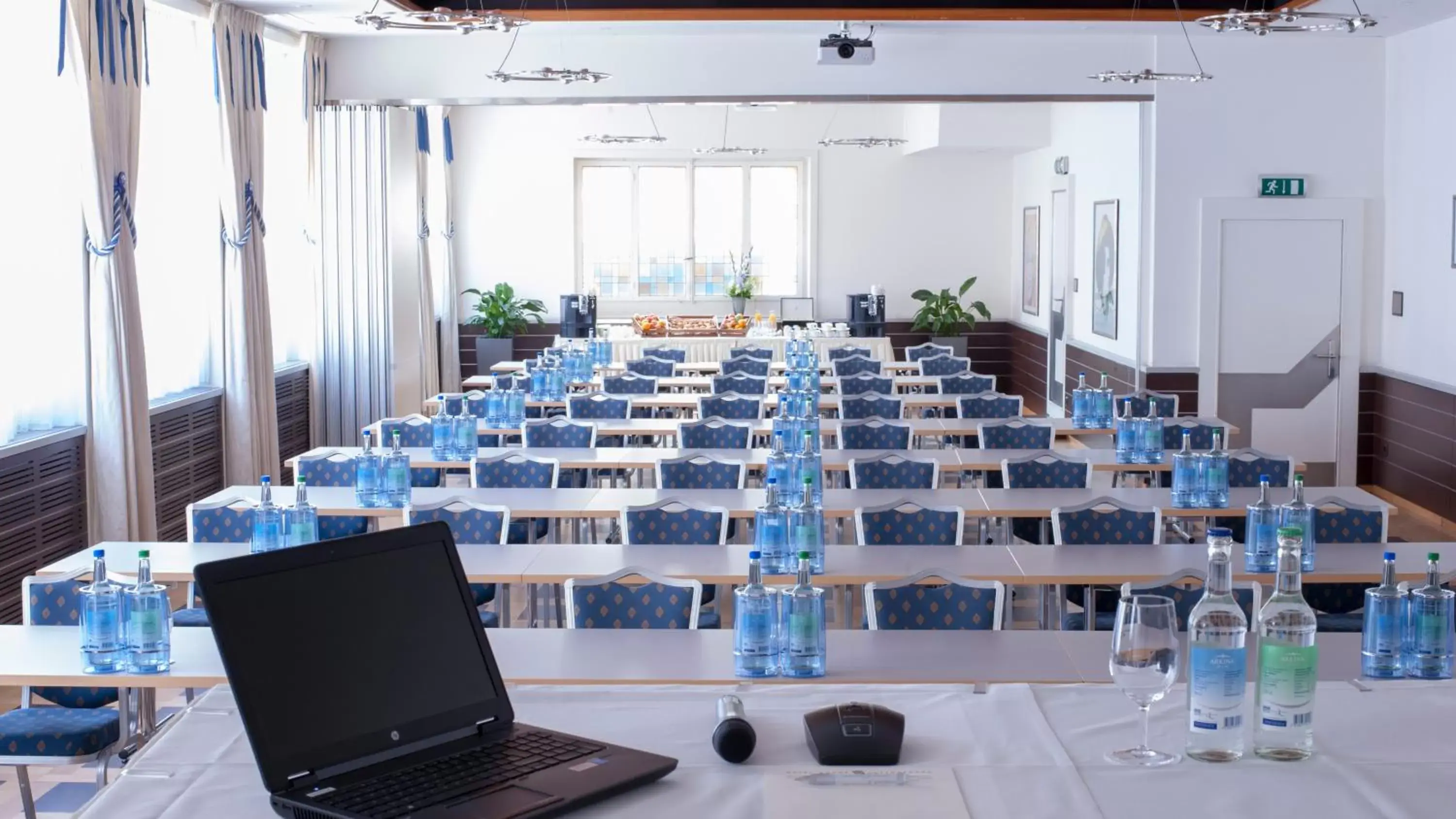 Business facilities, Business Area/Conference Room in Hotel Krone Unterstrass