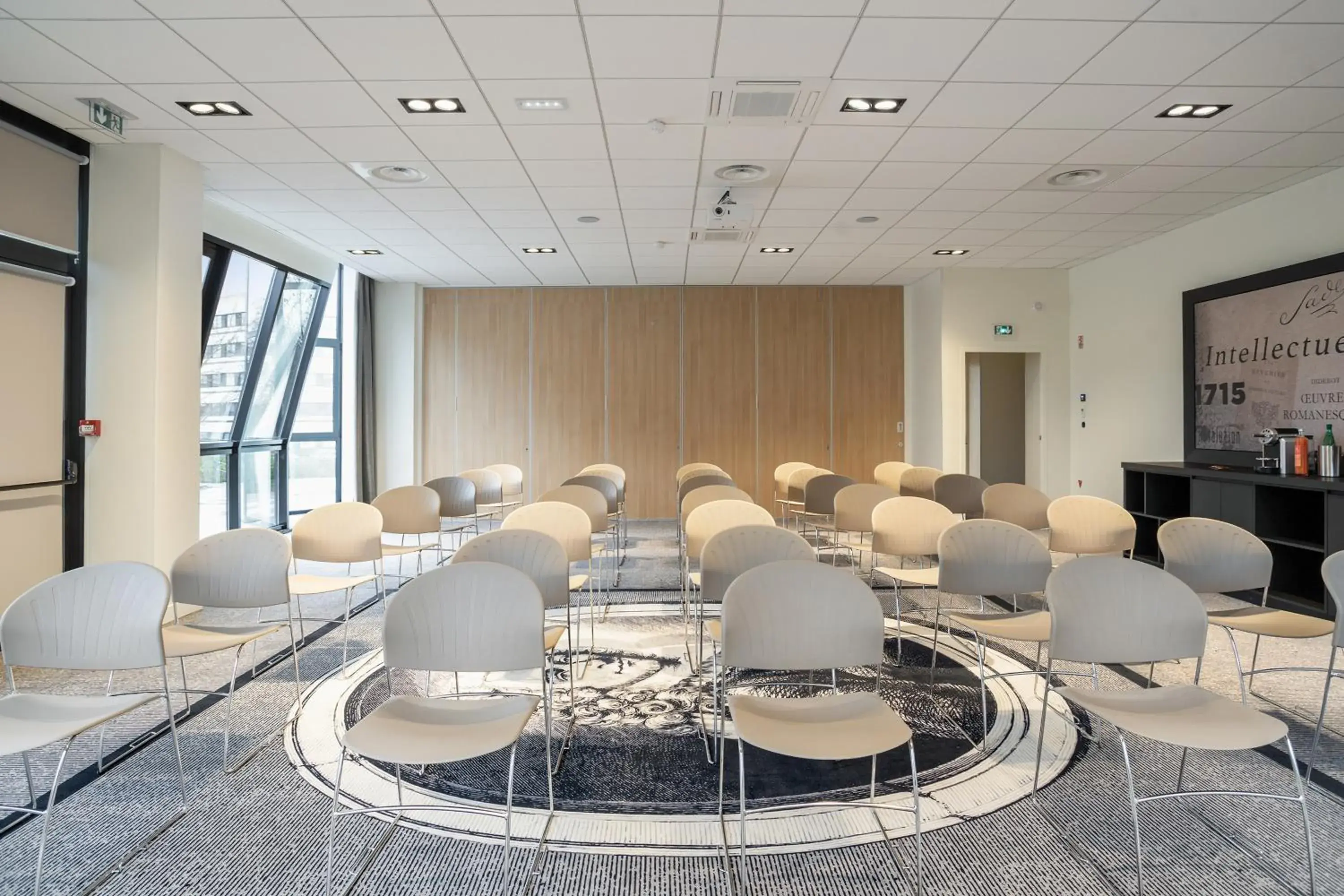 Meeting/conference room in Park & Suites Elégance Genève-Ferney Voltaire